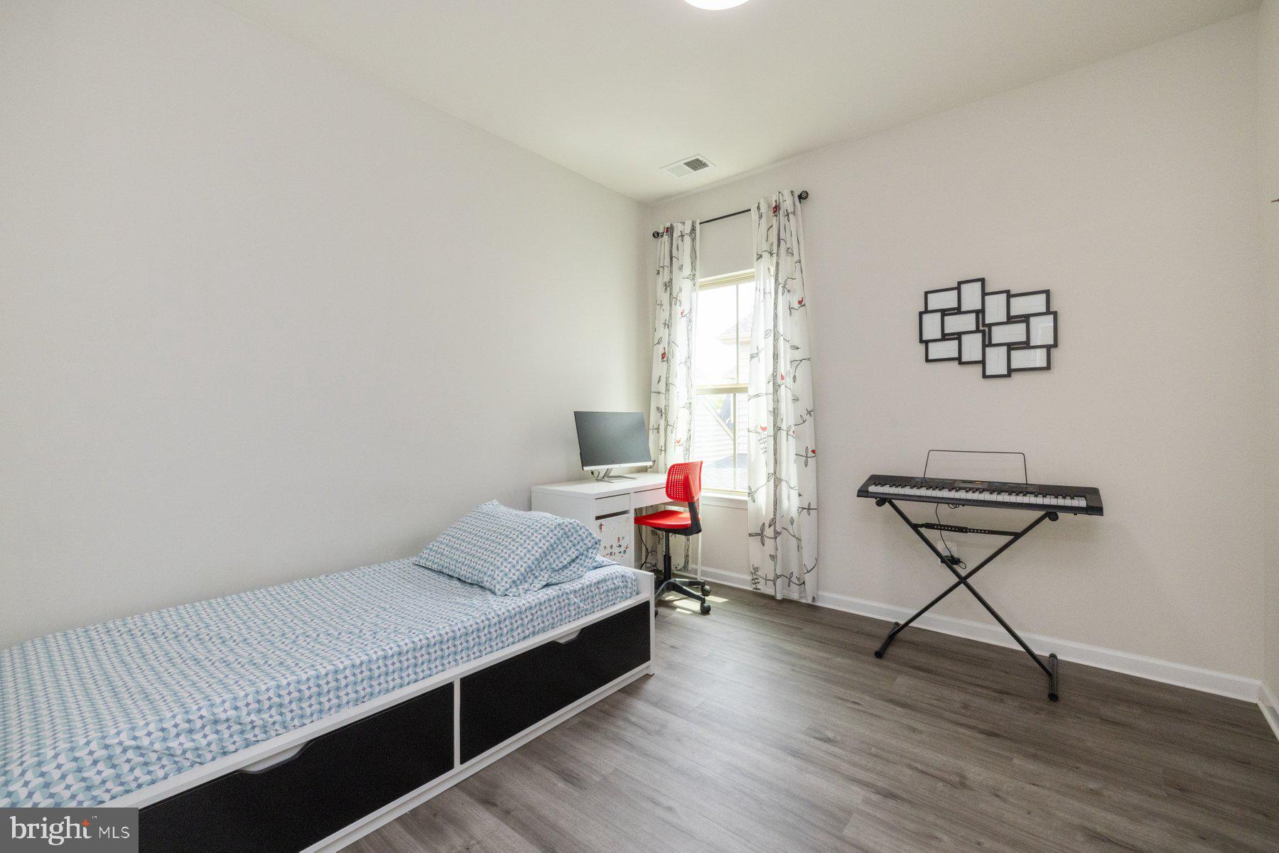 OAKDALE VILLAGE - Residential