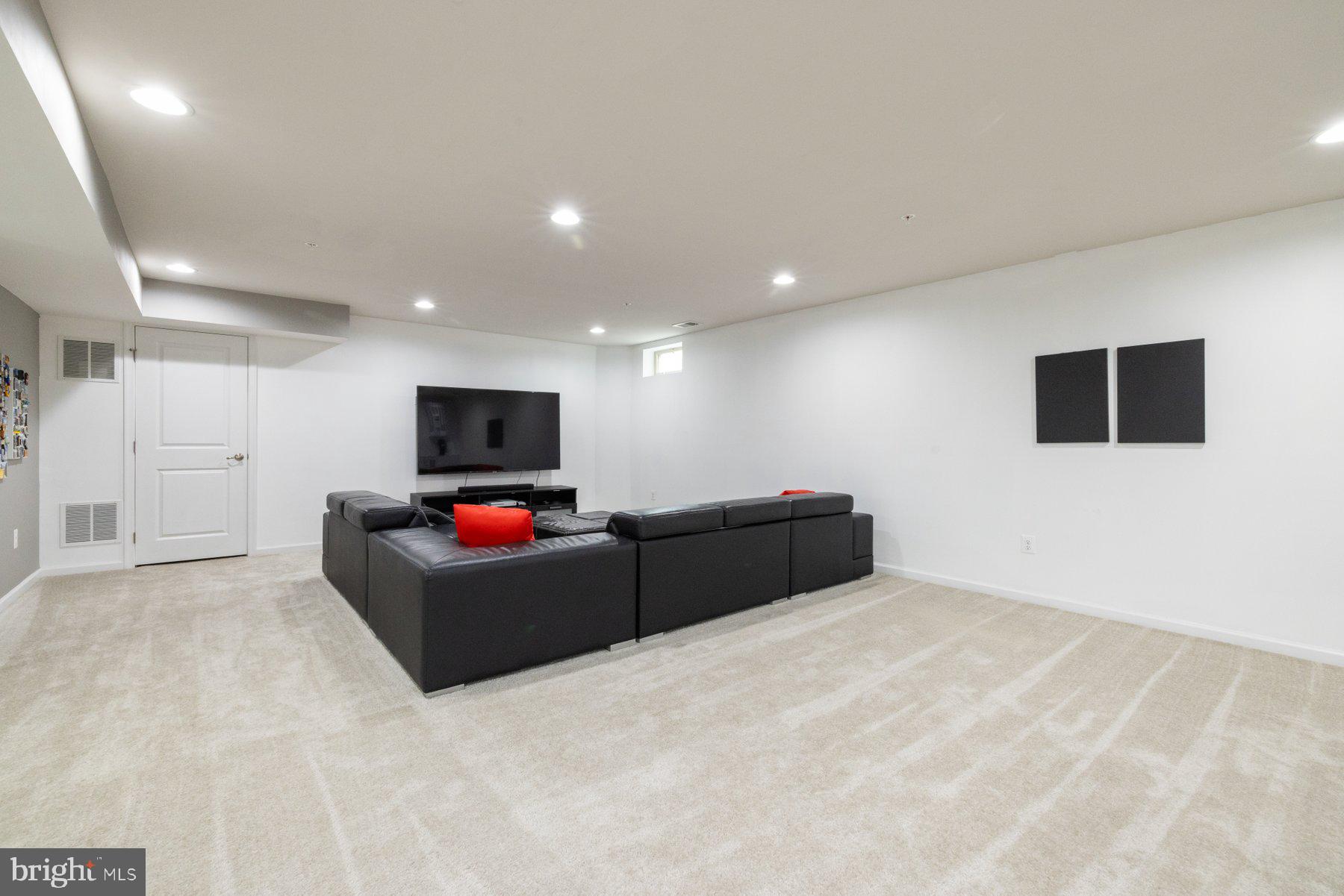OAKDALE VILLAGE - Residential
