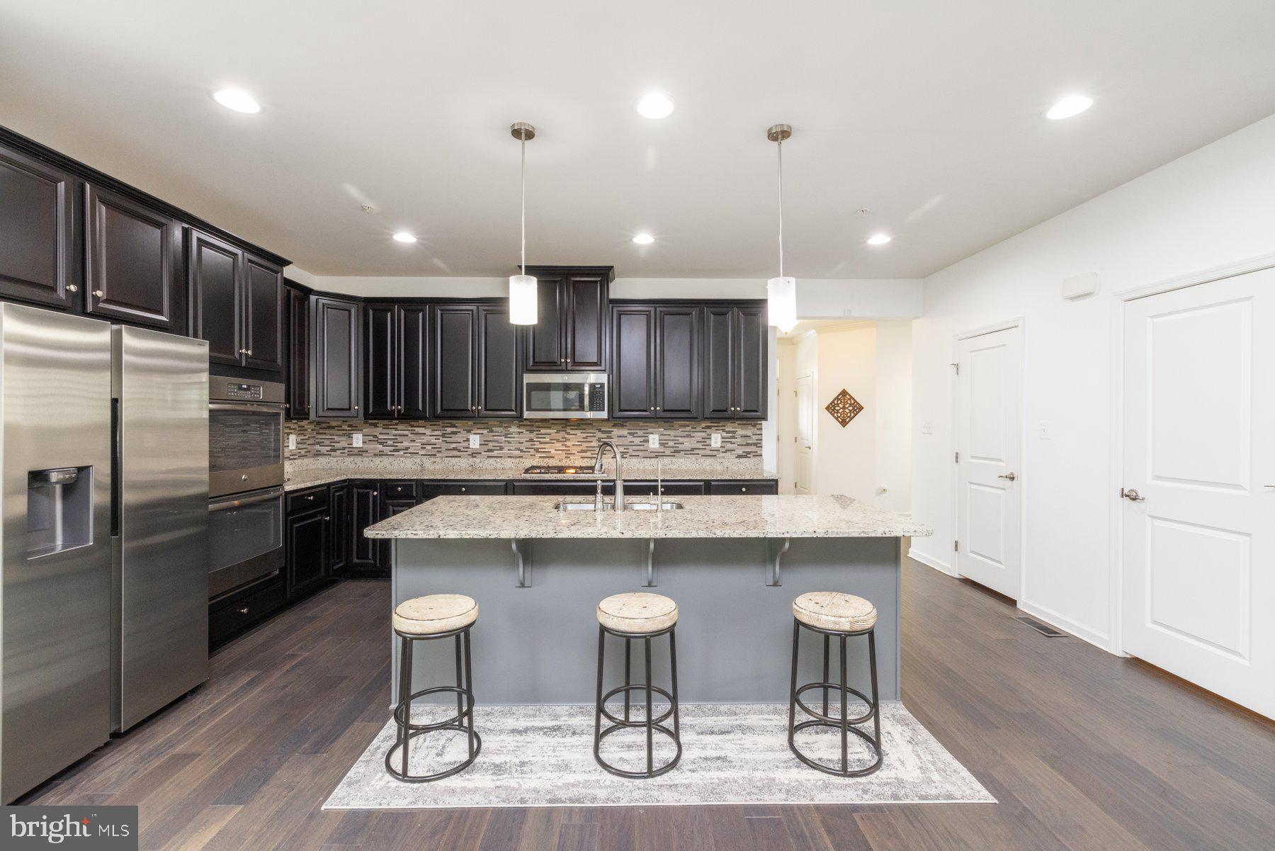 OAKDALE VILLAGE - Residential