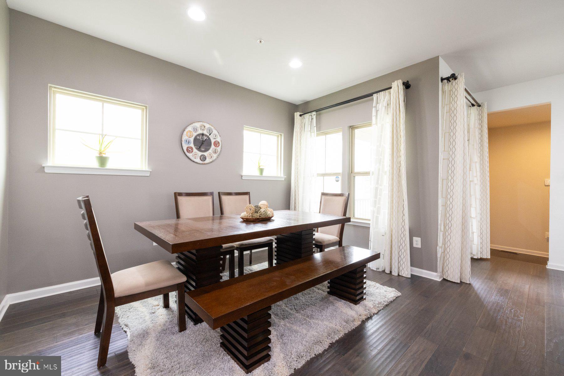 OAKDALE VILLAGE - Residential