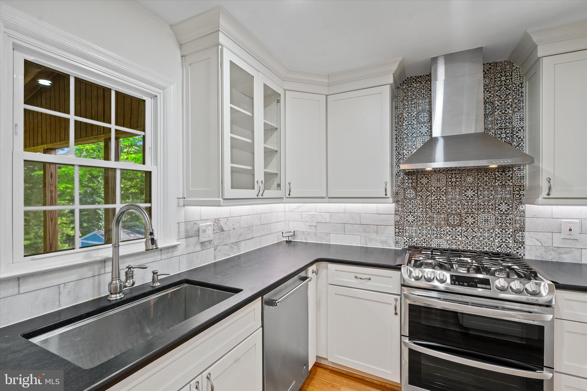 LONG BRANCH - Residential