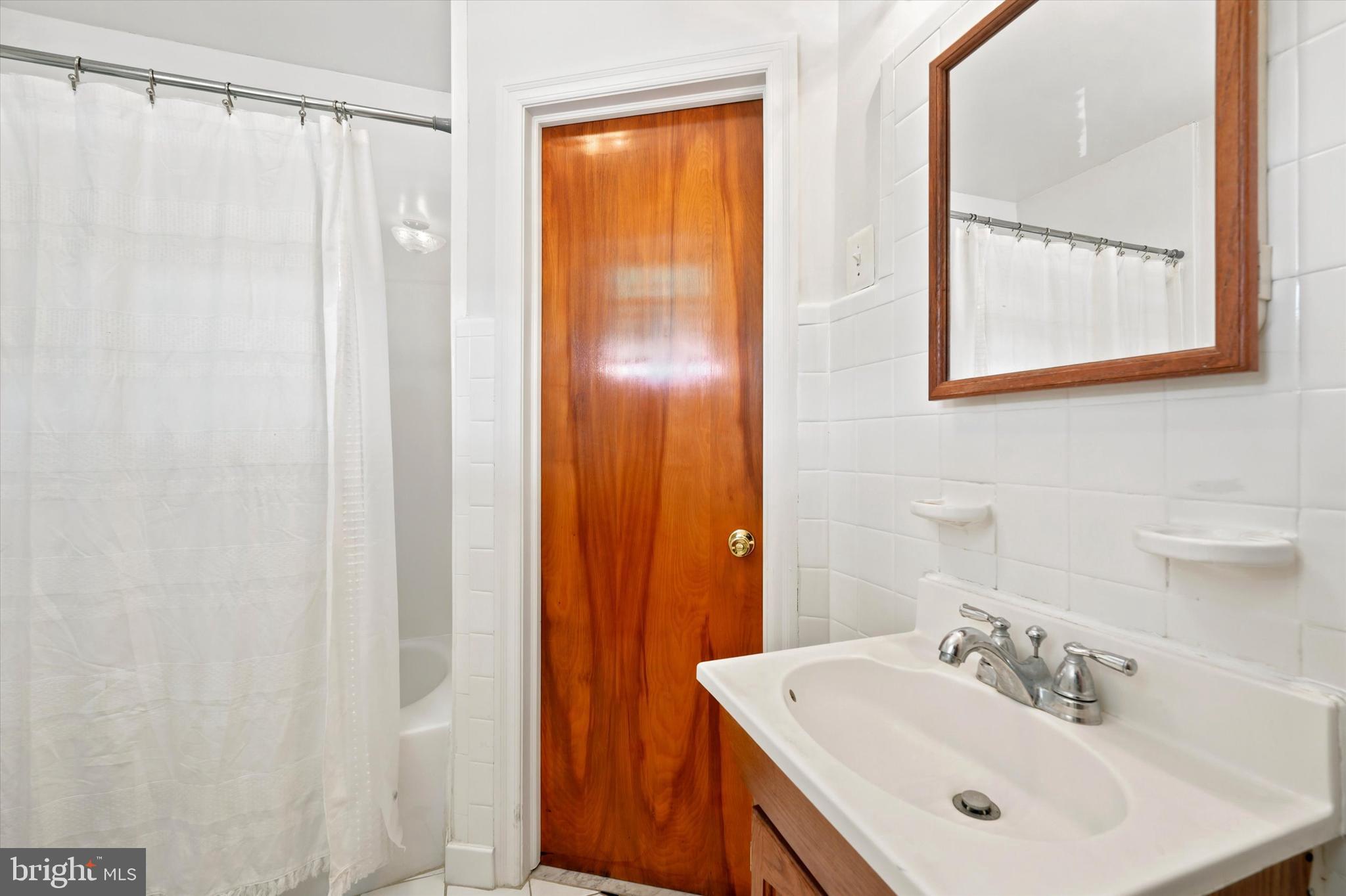 PASSYUNK SQUARE - Residential Income
