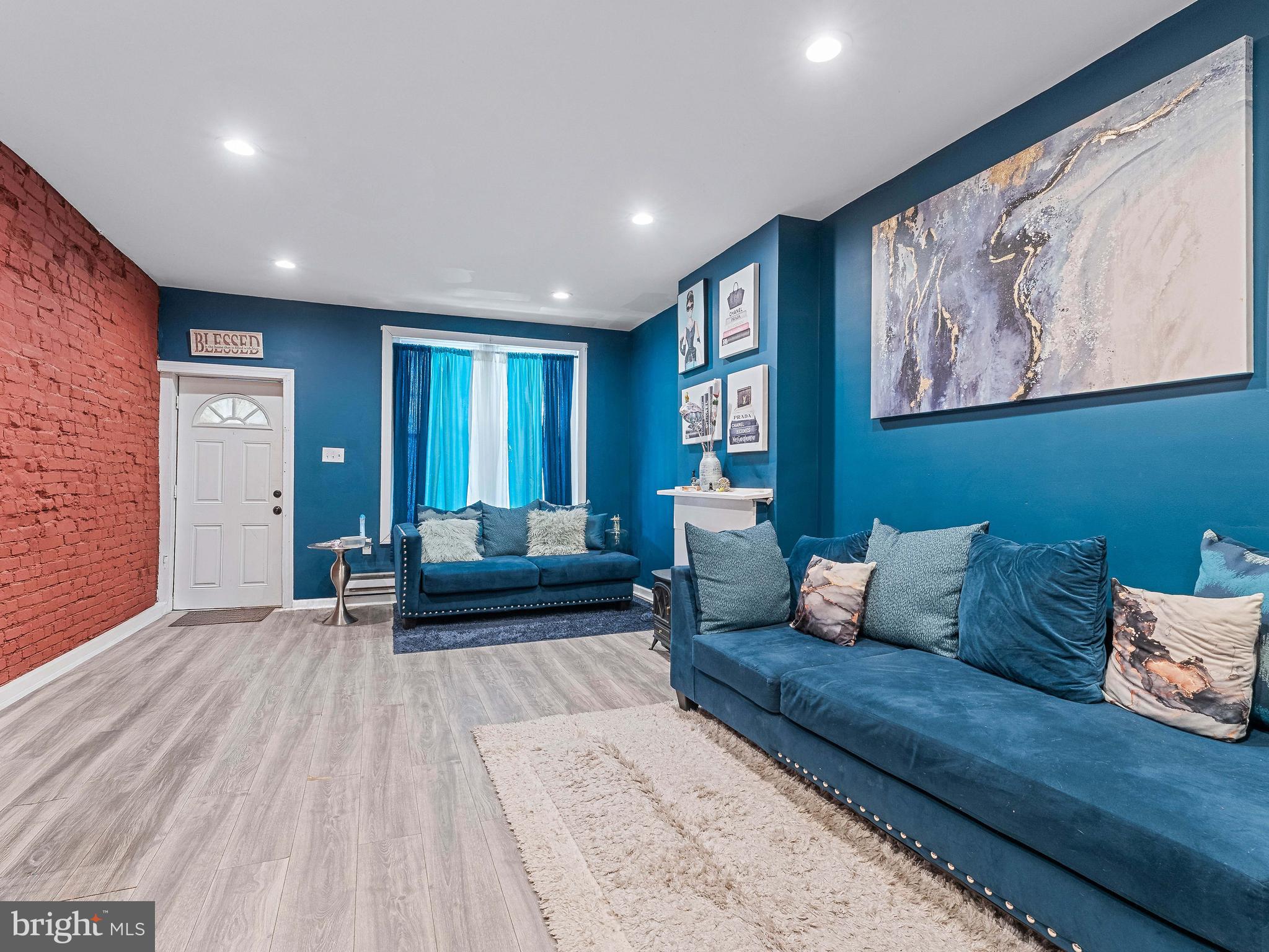 STRAWBERRY MANSION - Residential