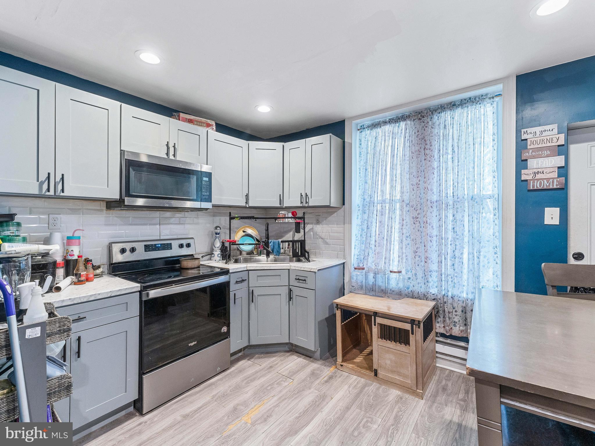 STRAWBERRY MANSION - Residential