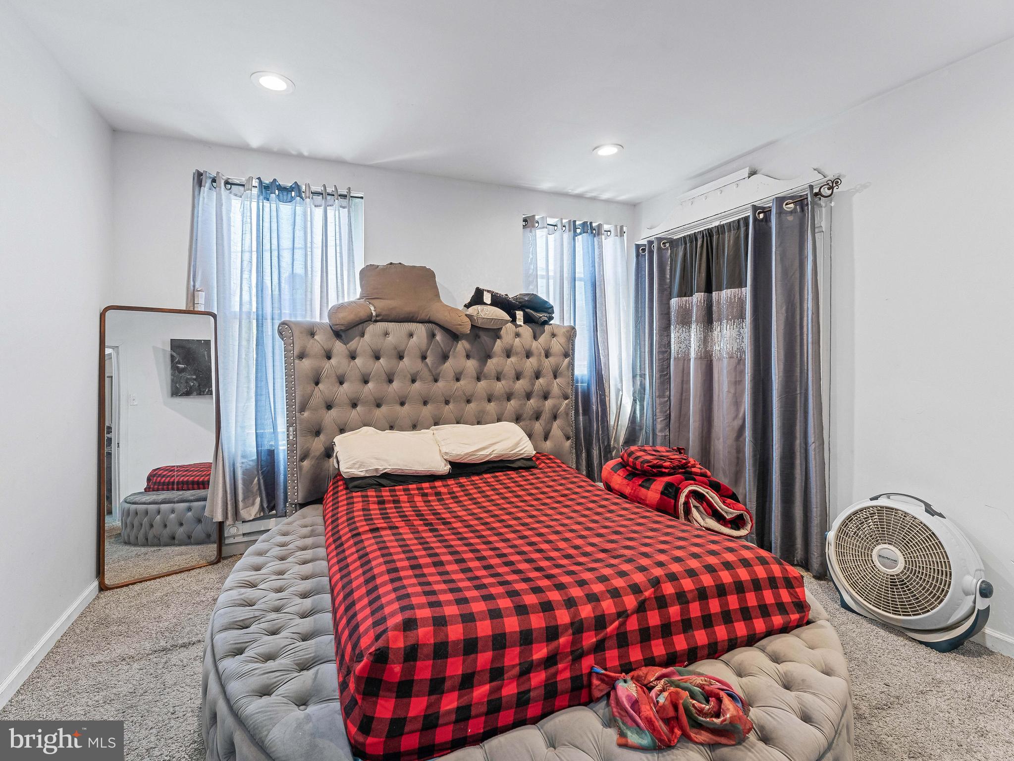 STRAWBERRY MANSION - Residential