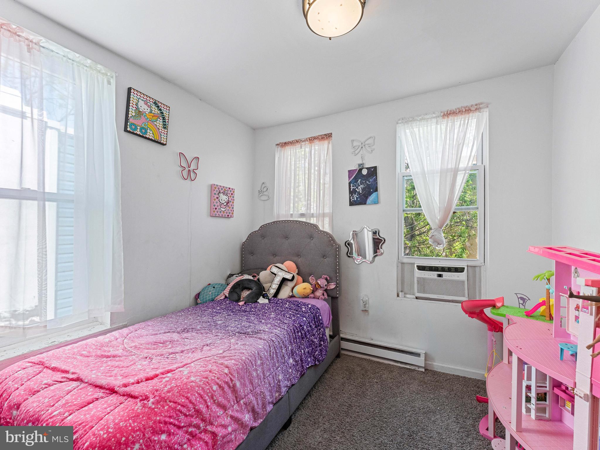 STRAWBERRY MANSION - Residential