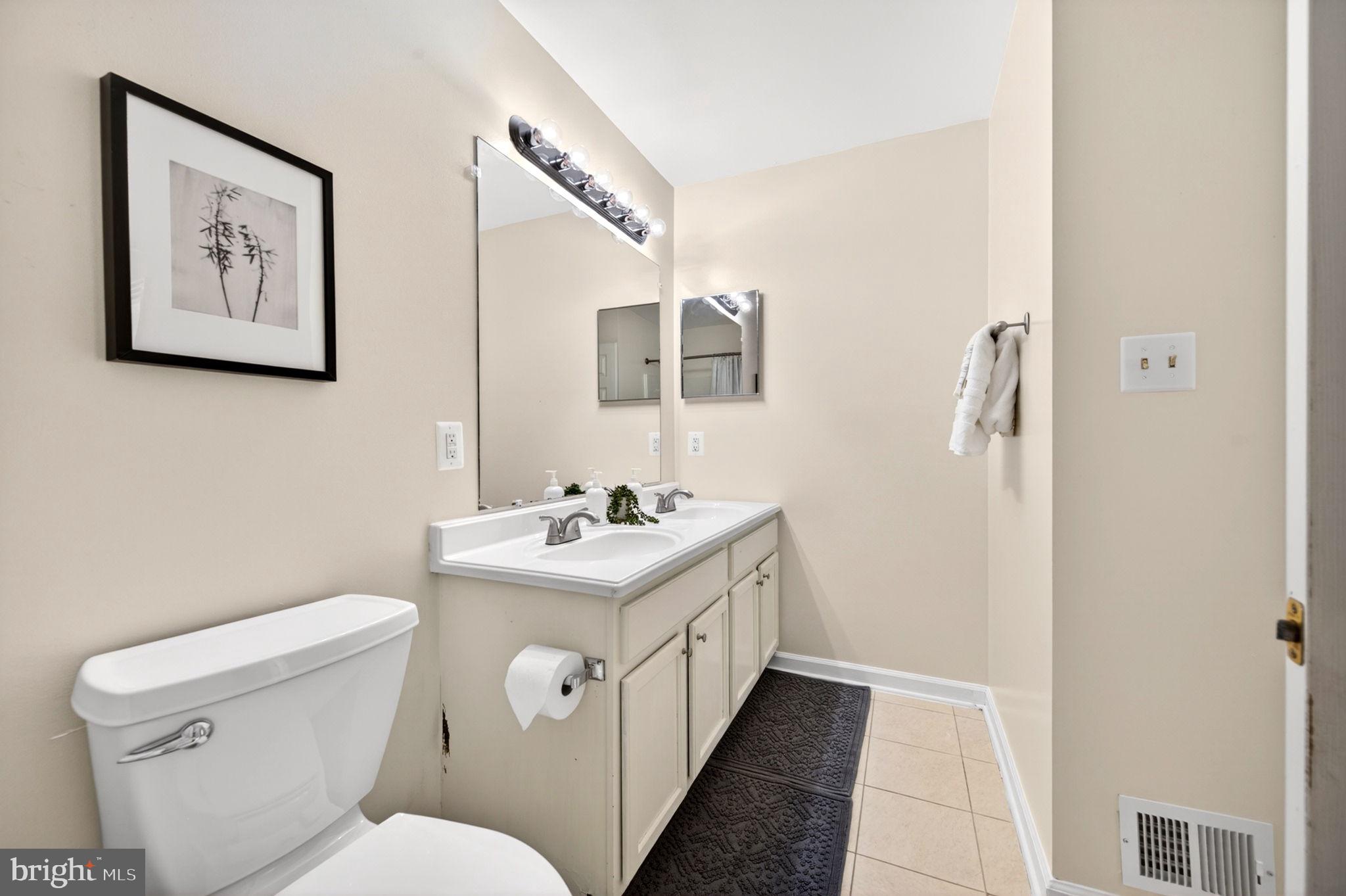 CHESAPEAKE LANDING - Residential
