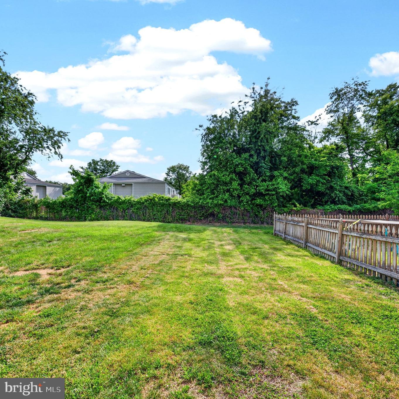 CHESAPEAKE LANDING - Residential