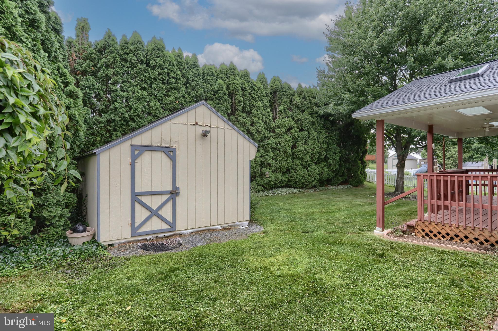 HENRY HOUCK LANE AREA - Residential