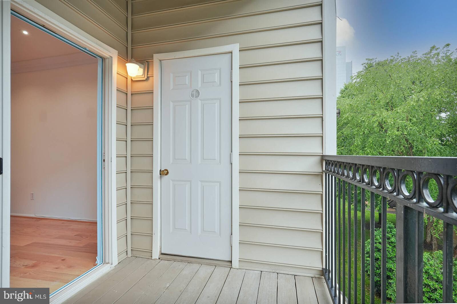 GATES OF MCLEAN - Residential