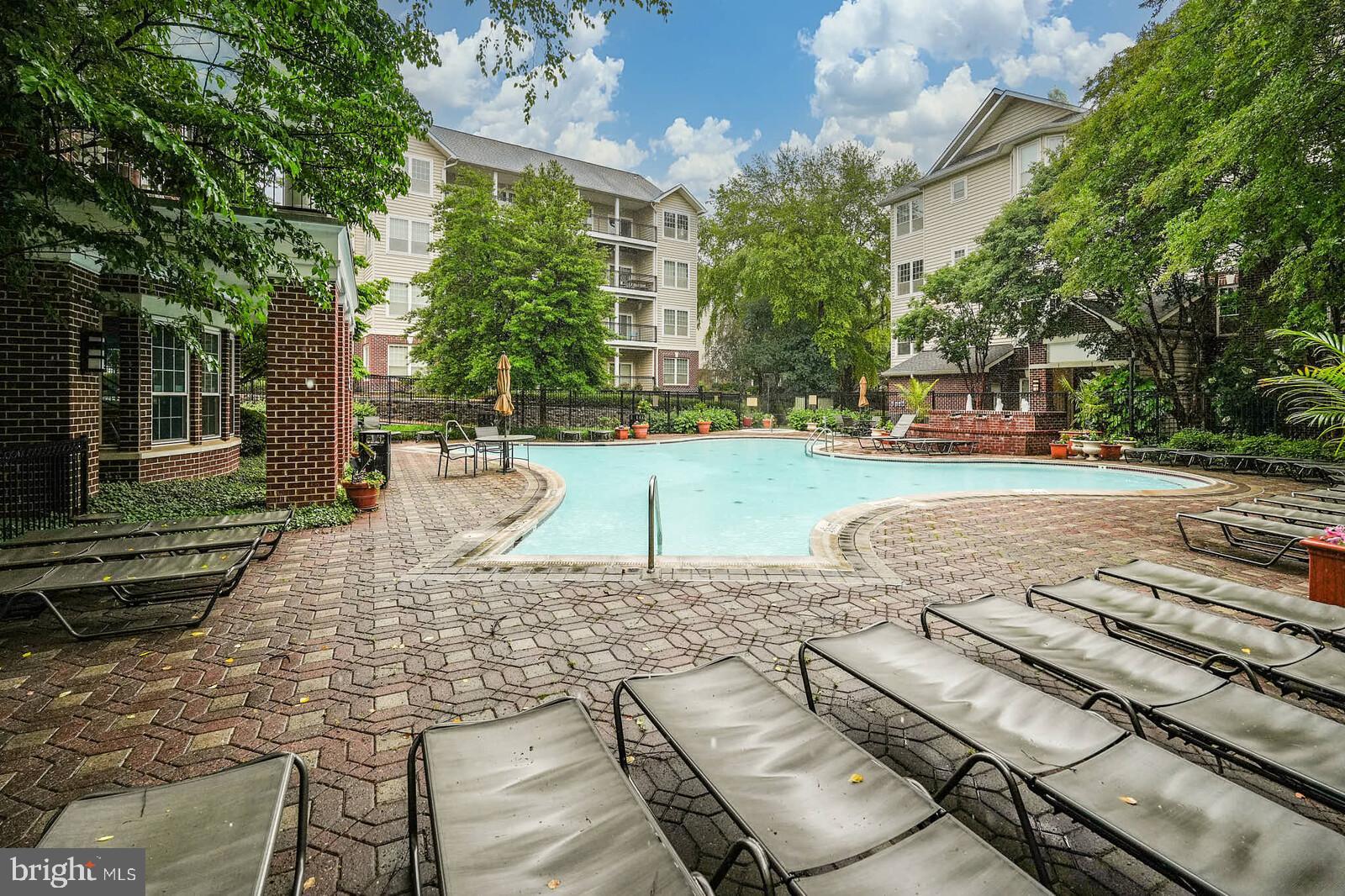 GATES OF MCLEAN - Residential