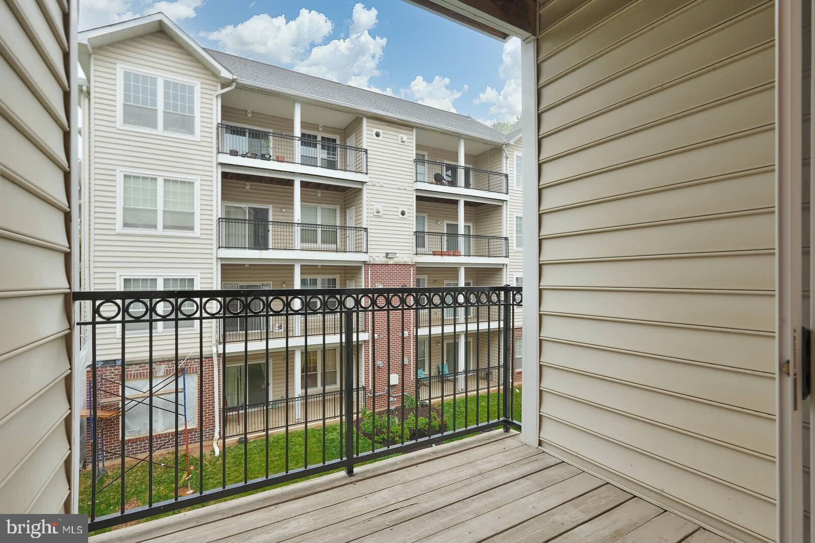 GATES OF MCLEAN - Residential