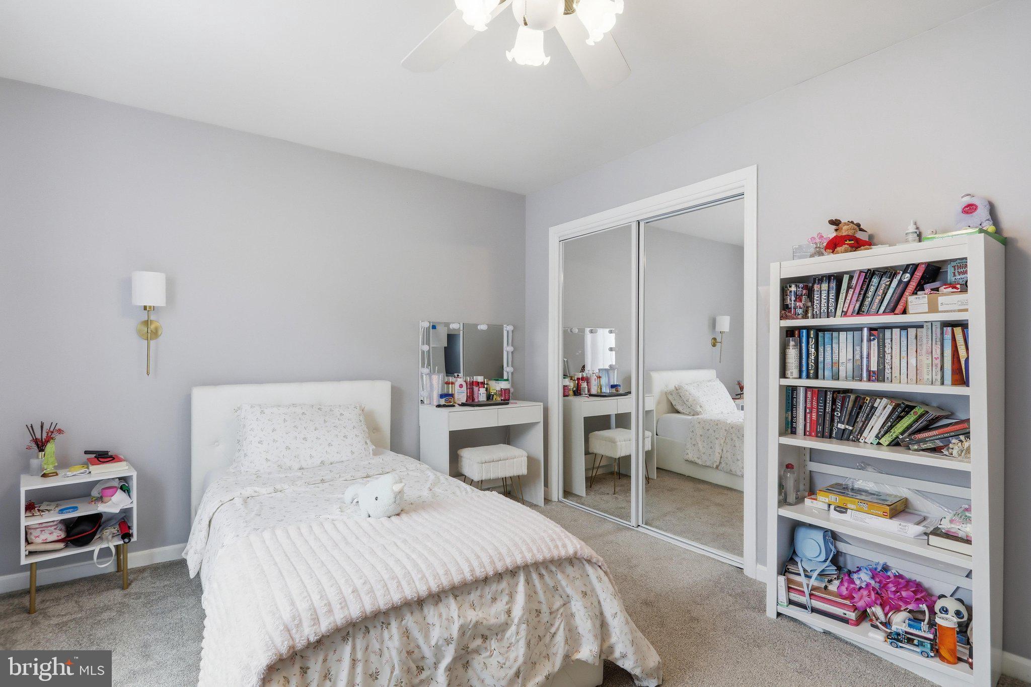MEADOWGATE - Residential