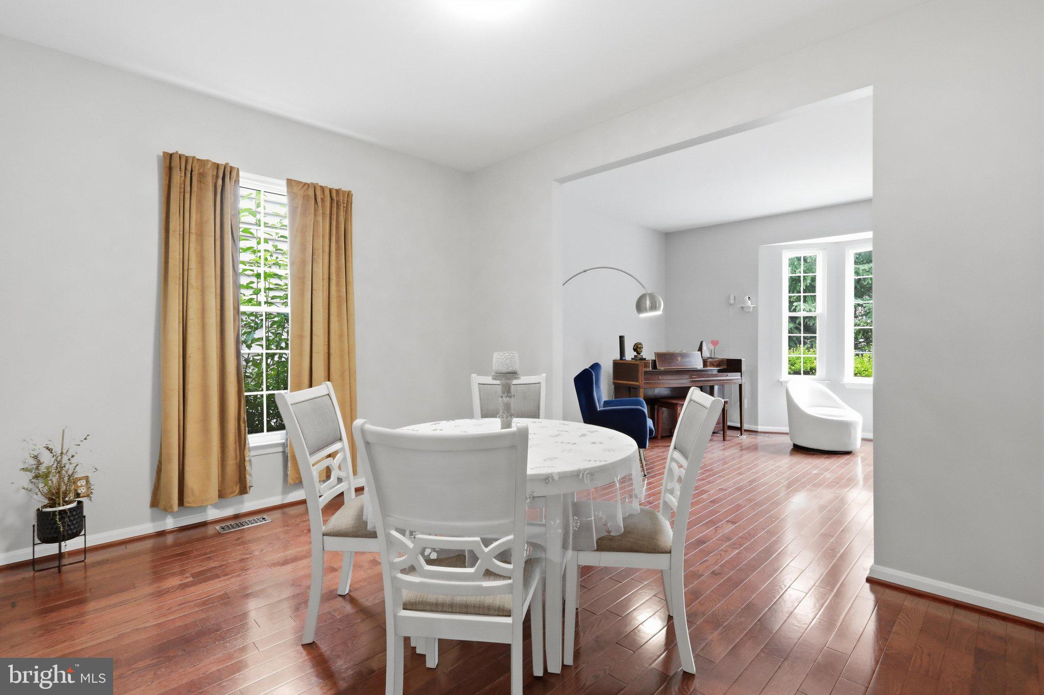 MEADOWGATE - Residential