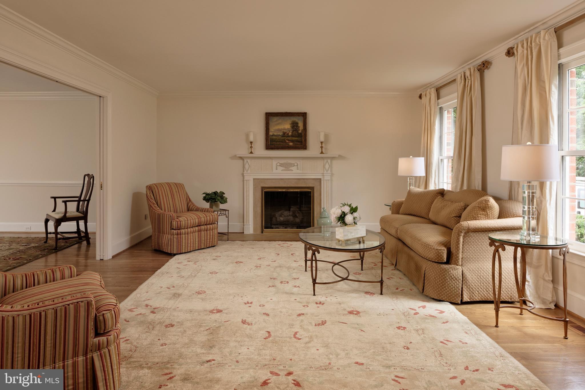 WINDSOR OAKS - Residential