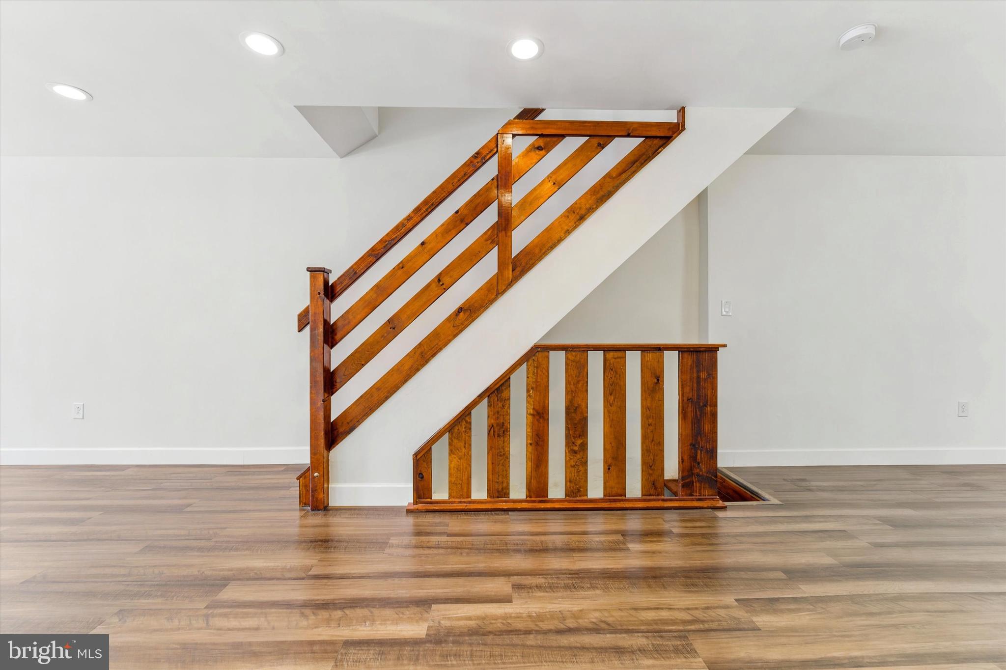 DICKINSON NARROWS - Residential