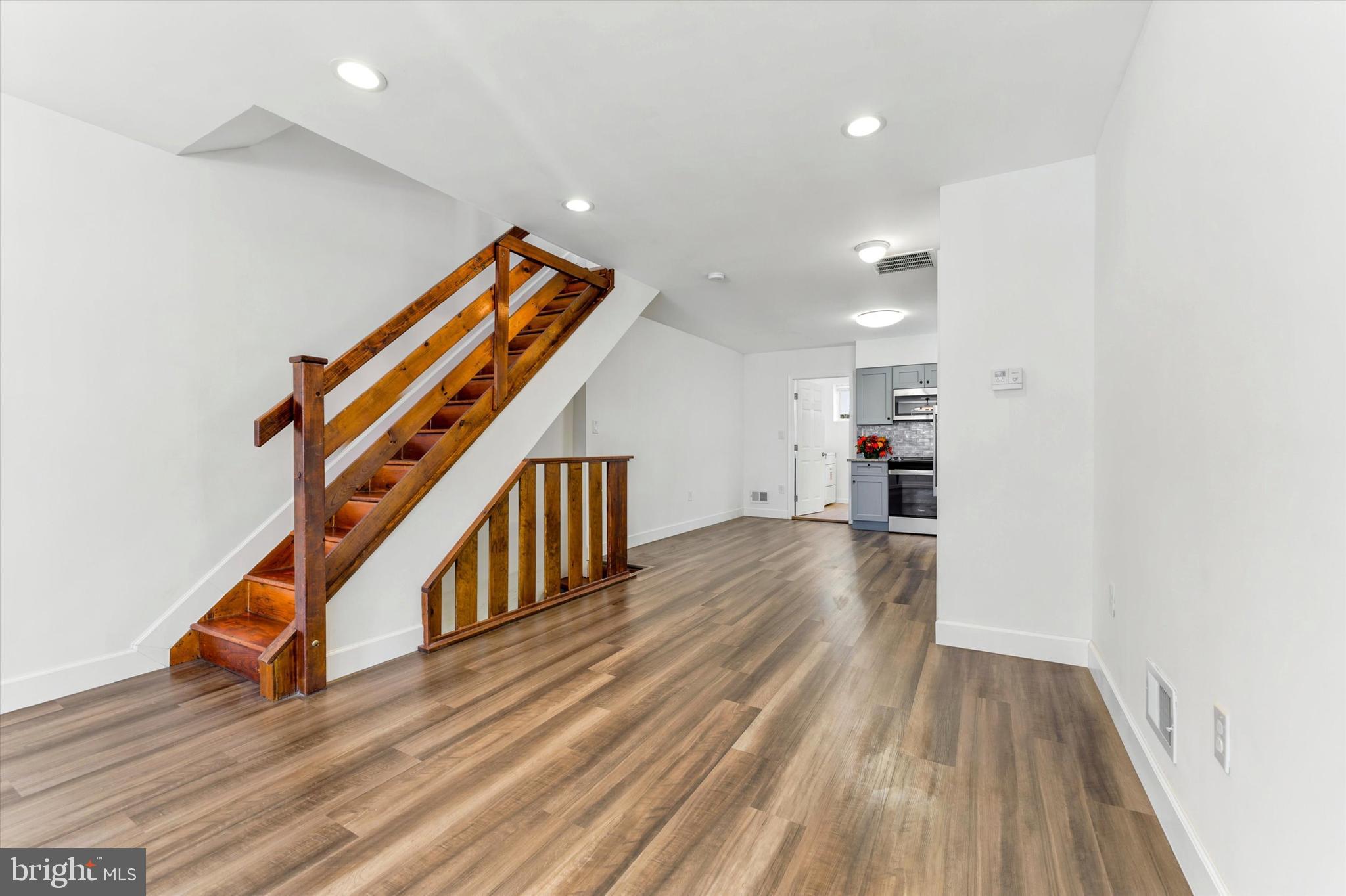DICKINSON NARROWS - Residential