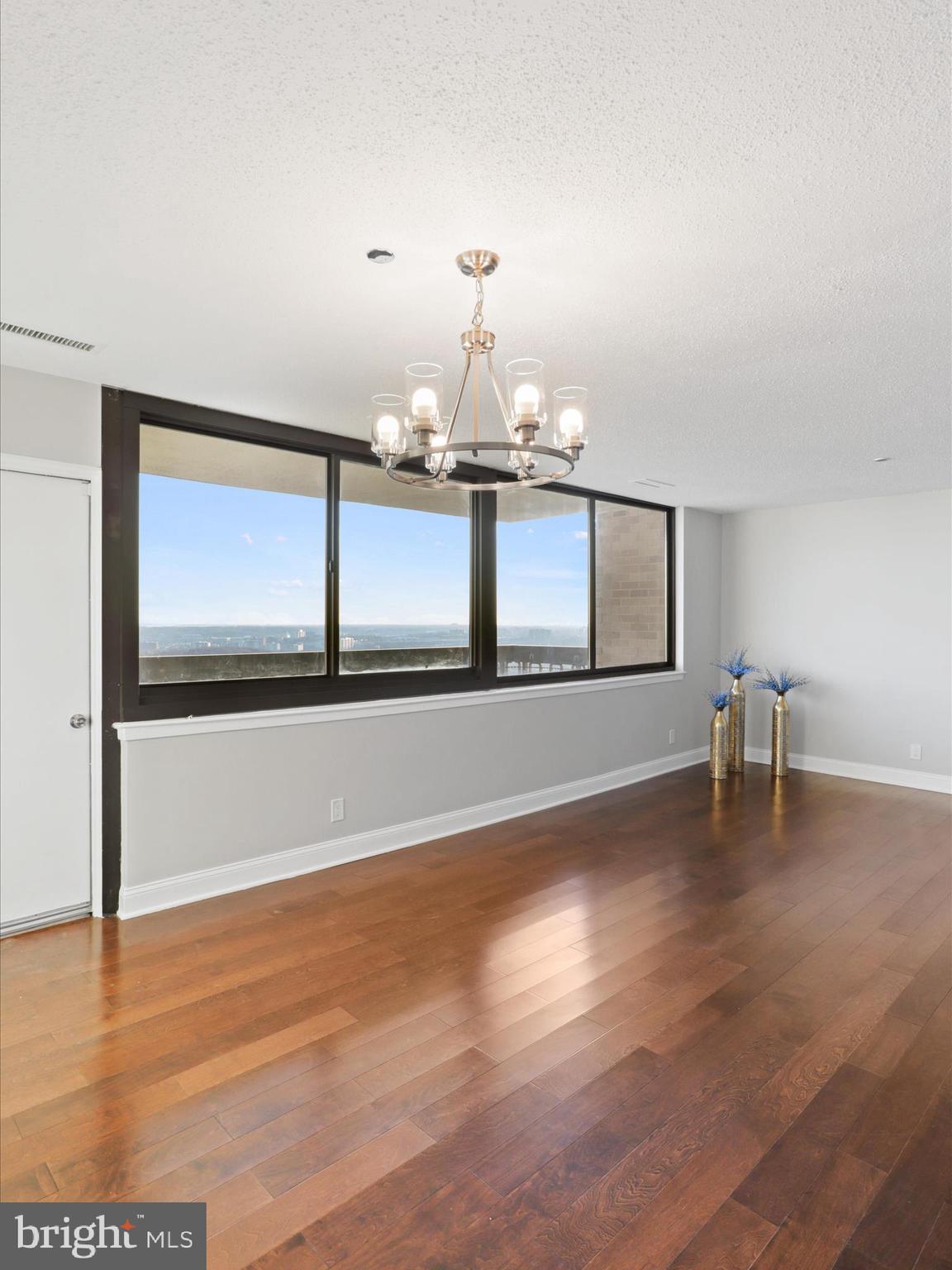 SKYLINE SQUARE CONDO - Residential Lease