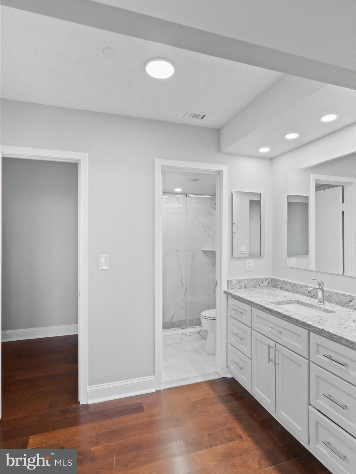 SKYLINE SQUARE CONDO - Residential Lease