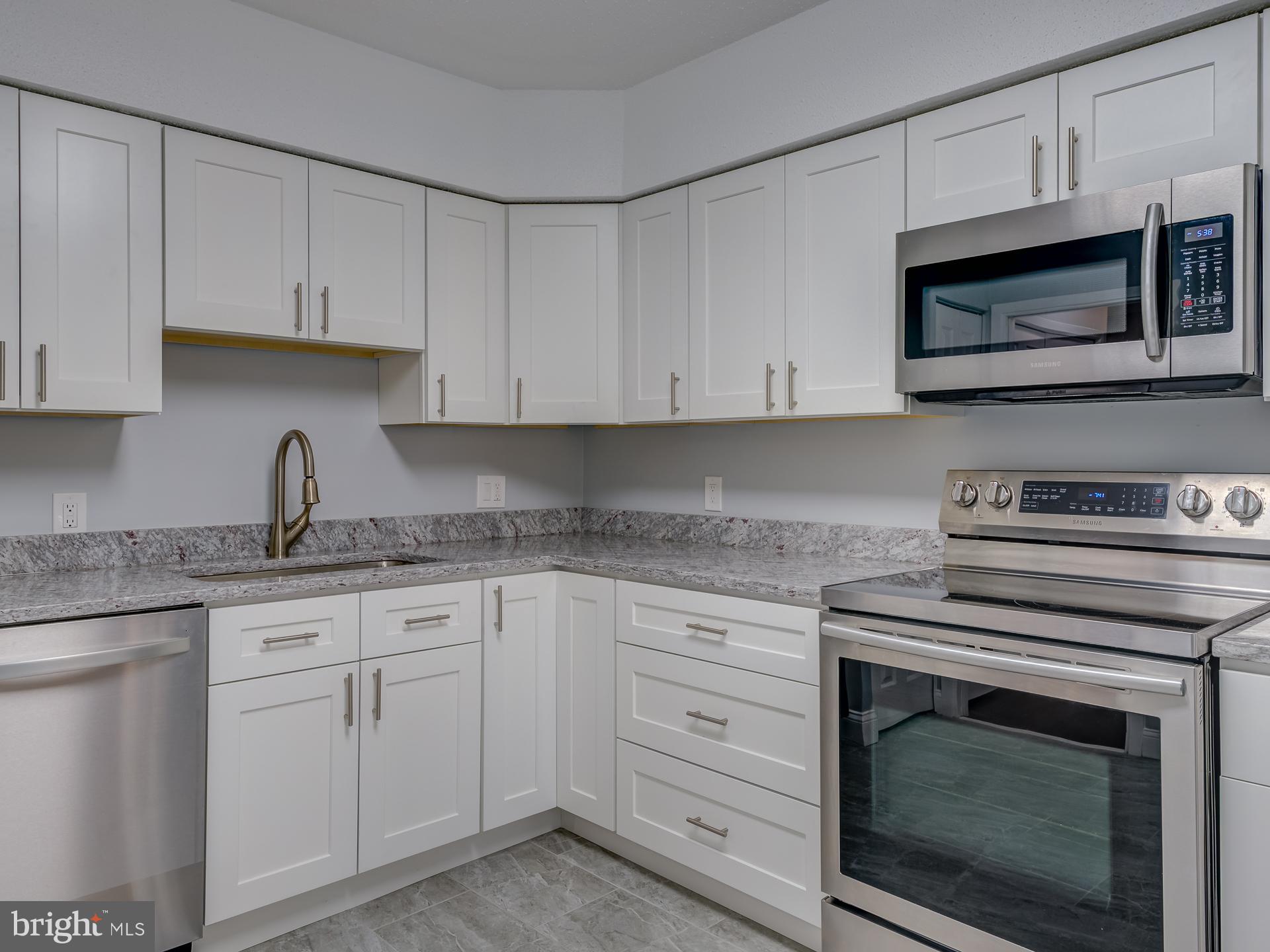 SKYLINE SQUARE CONDO - Residential Lease