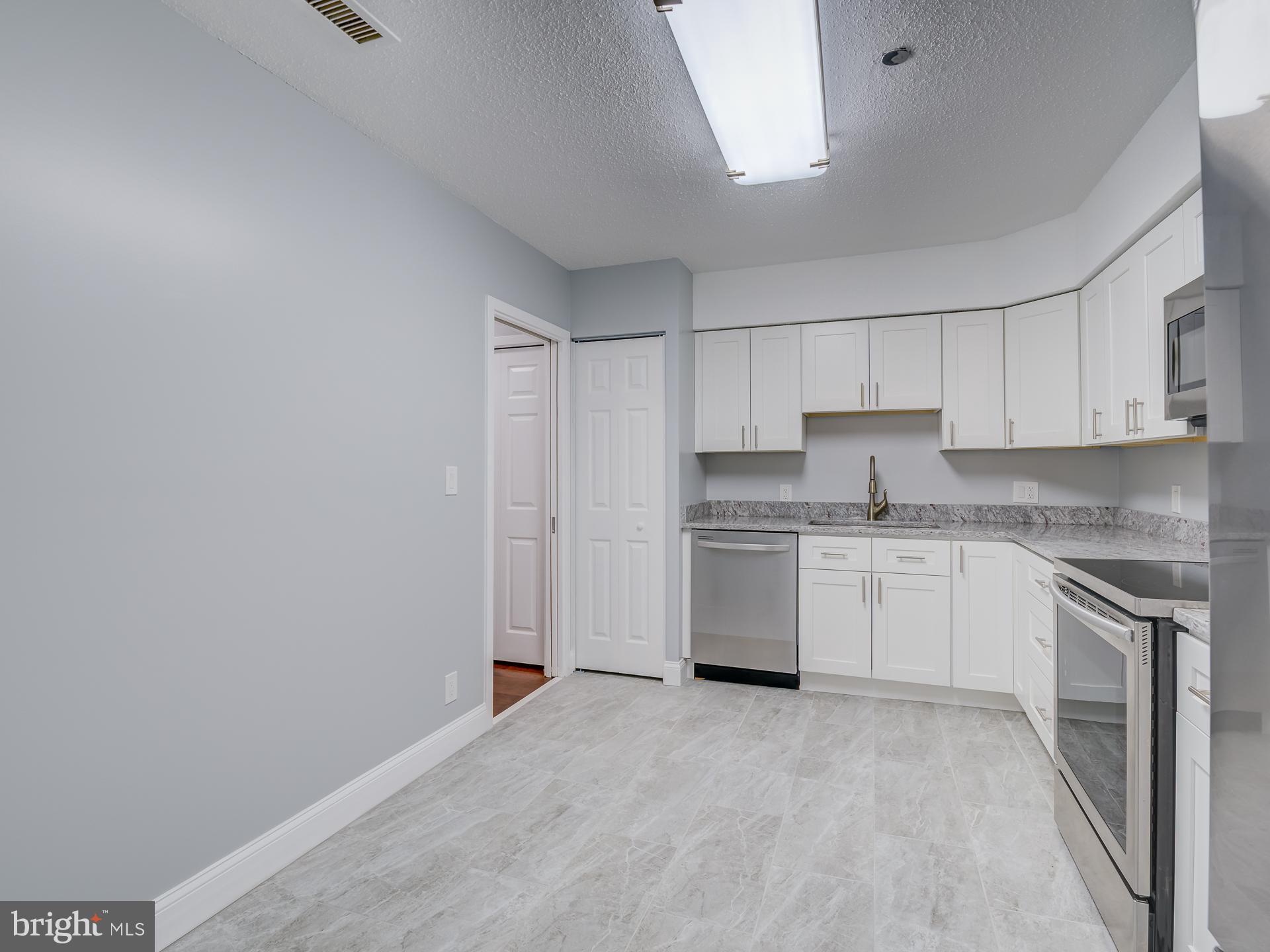 SKYLINE SQUARE CONDO - Residential Lease