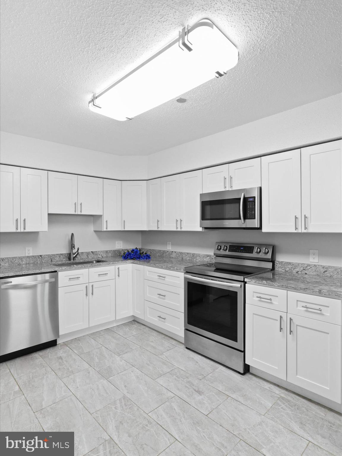 SKYLINE SQUARE CONDO - Residential Lease