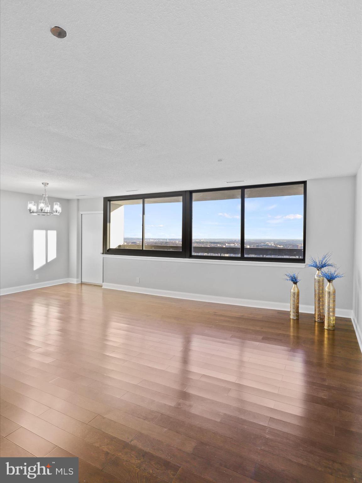 SKYLINE SQUARE CONDO - Residential Lease