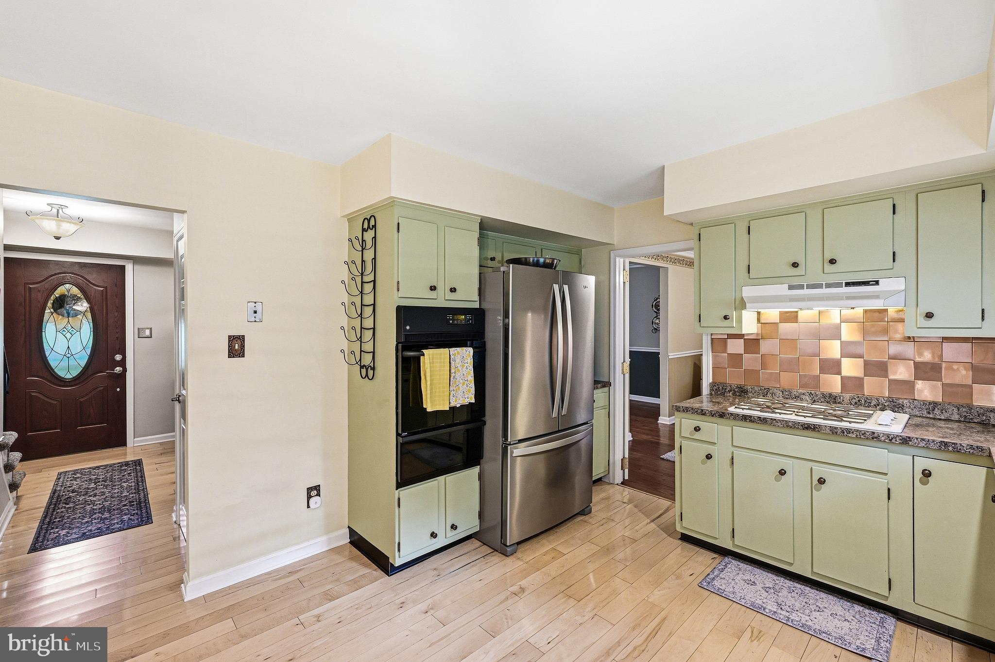 MEETINGHOUSE VIL - Residential