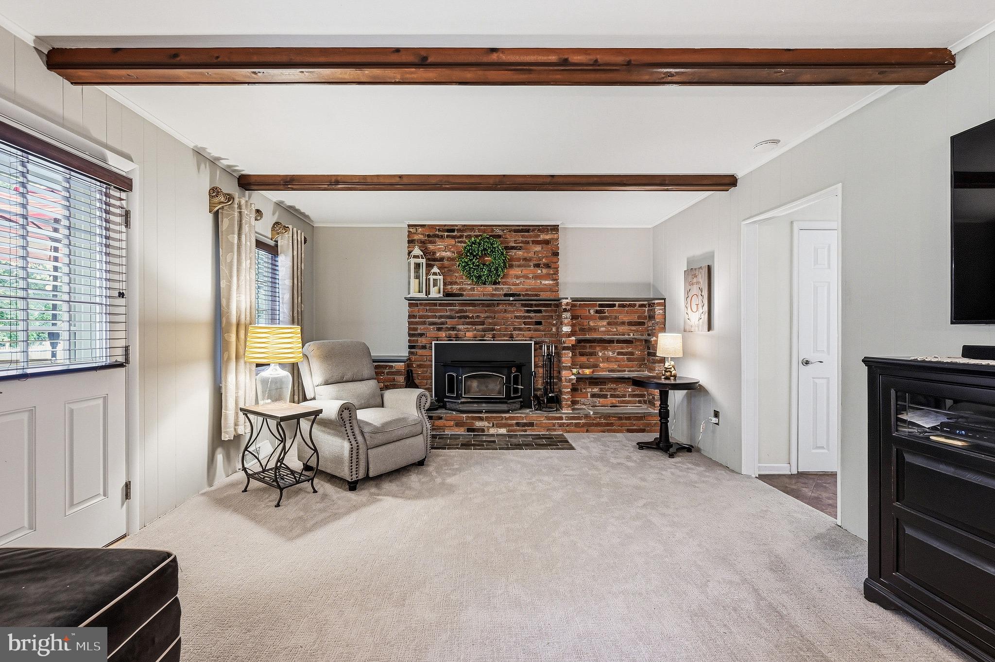 MEETINGHOUSE VIL - Residential