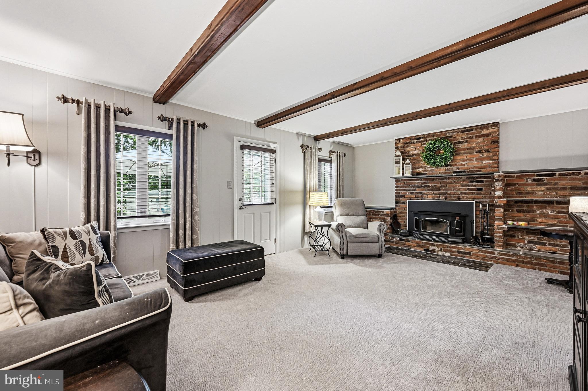 MEETINGHOUSE VIL - Residential