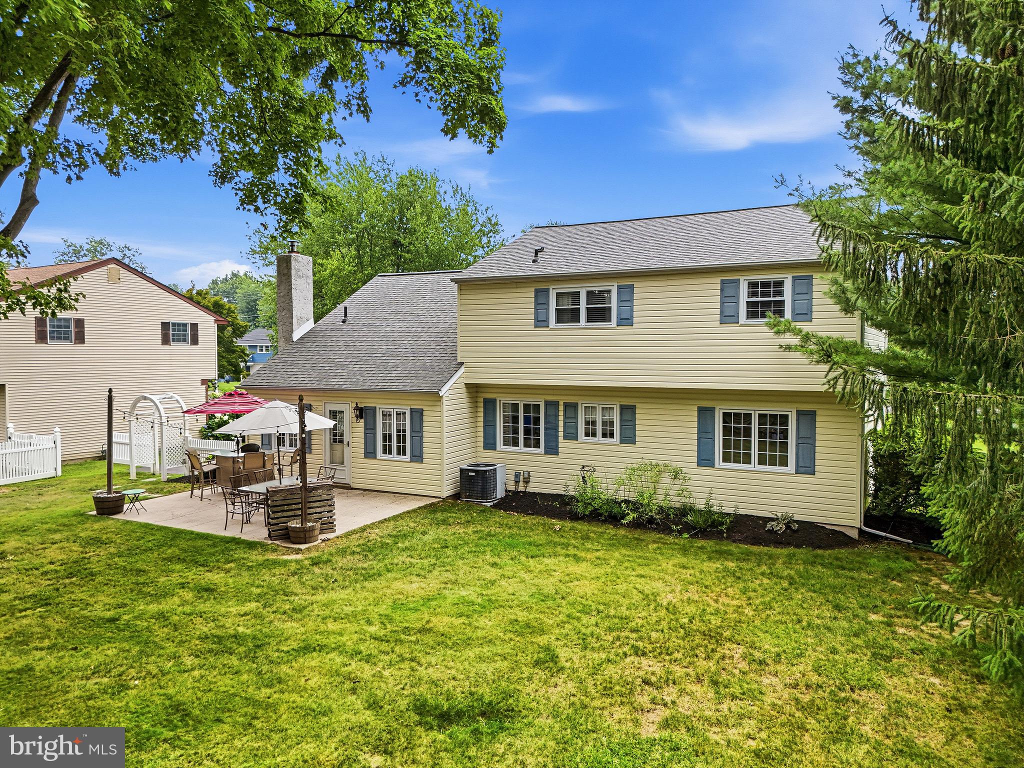 MEETINGHOUSE VIL - Residential