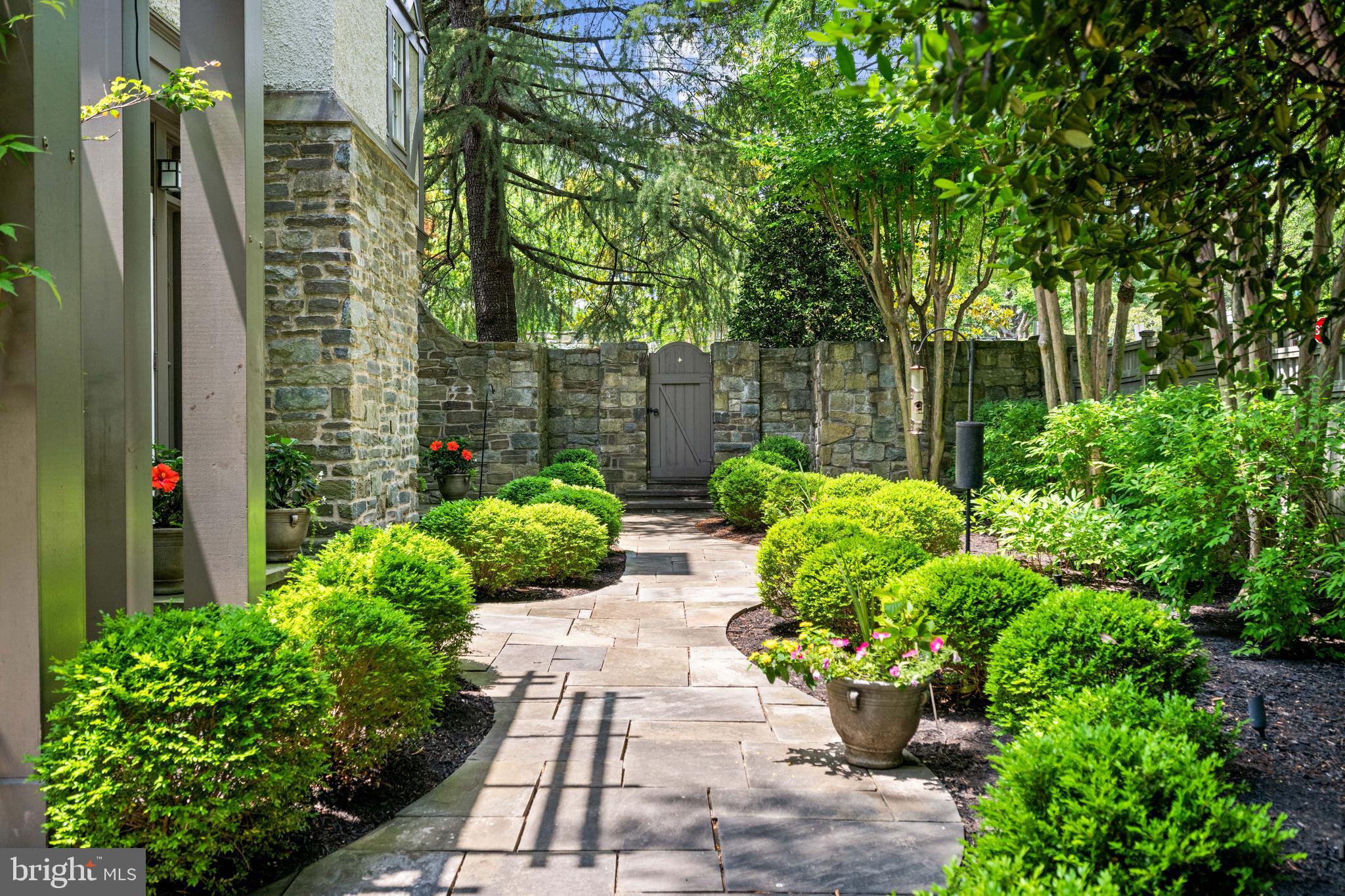 WESLEY HEIGHTS - Residential