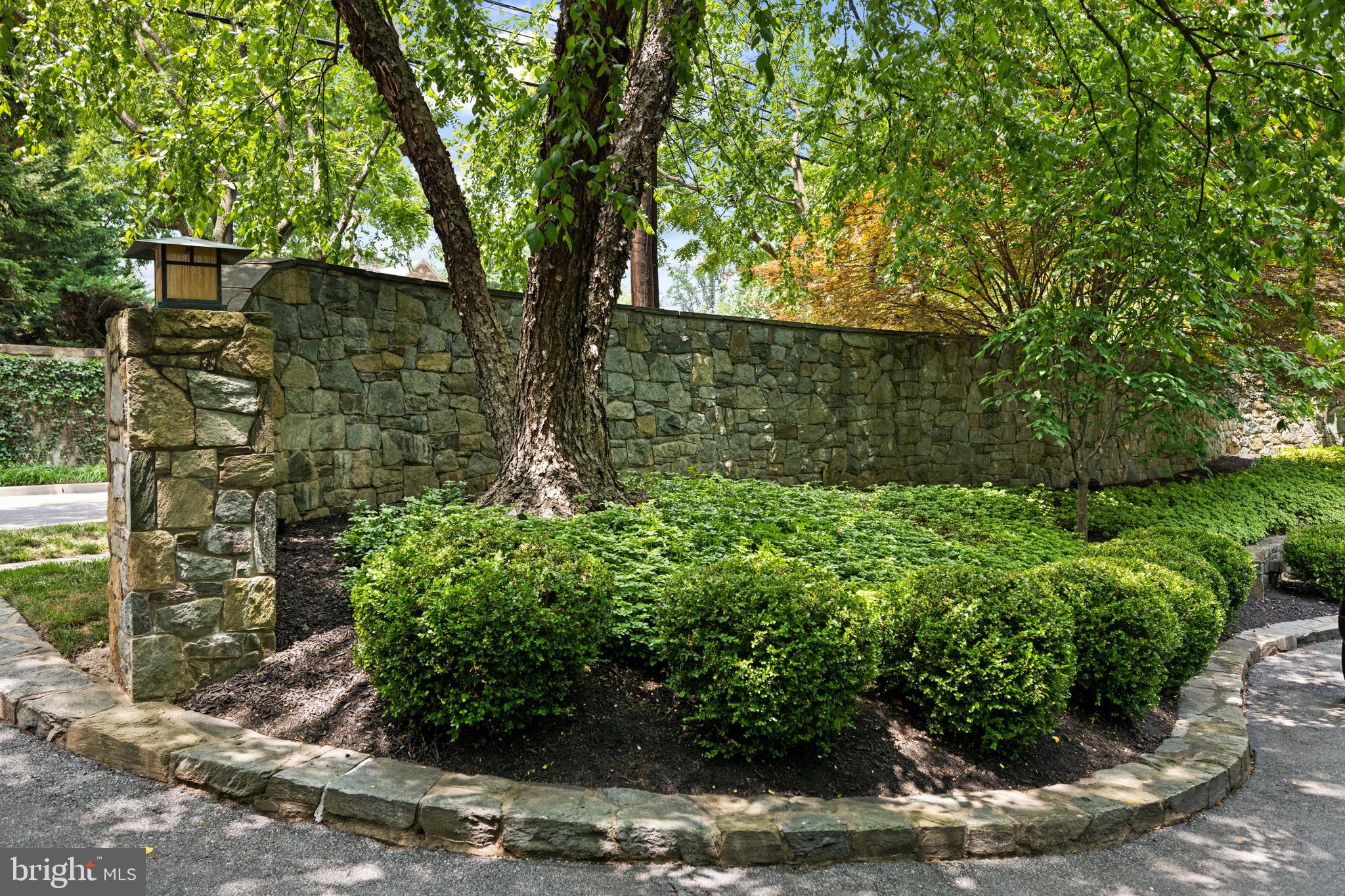 WESLEY HEIGHTS - Residential
