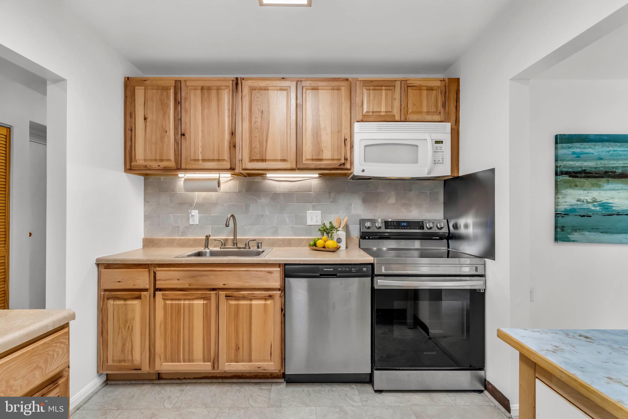 HAWTHORNE VILLAGE - Residential