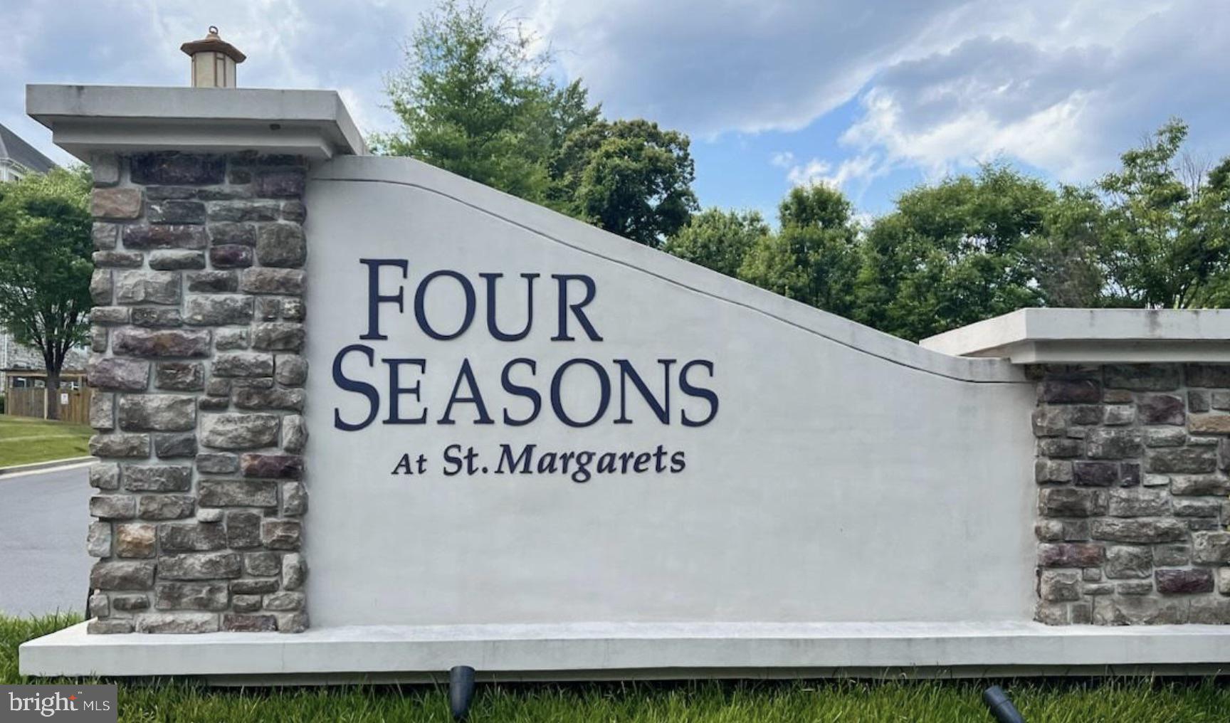 FOUR SEASONS - Residential