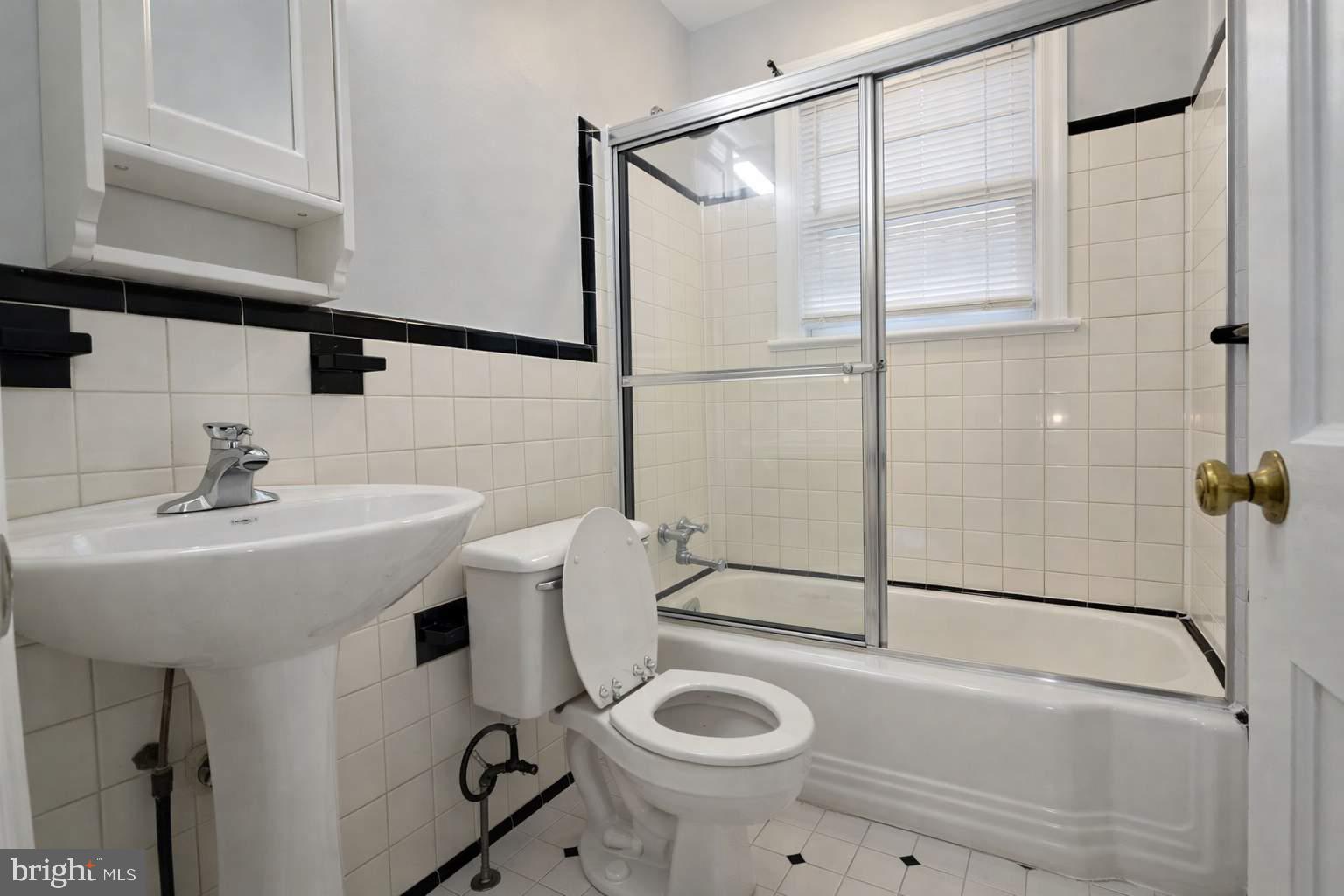 OAK SPRING - Residential Lease