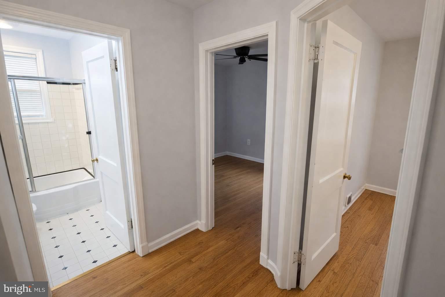 OAK SPRING - Residential Lease