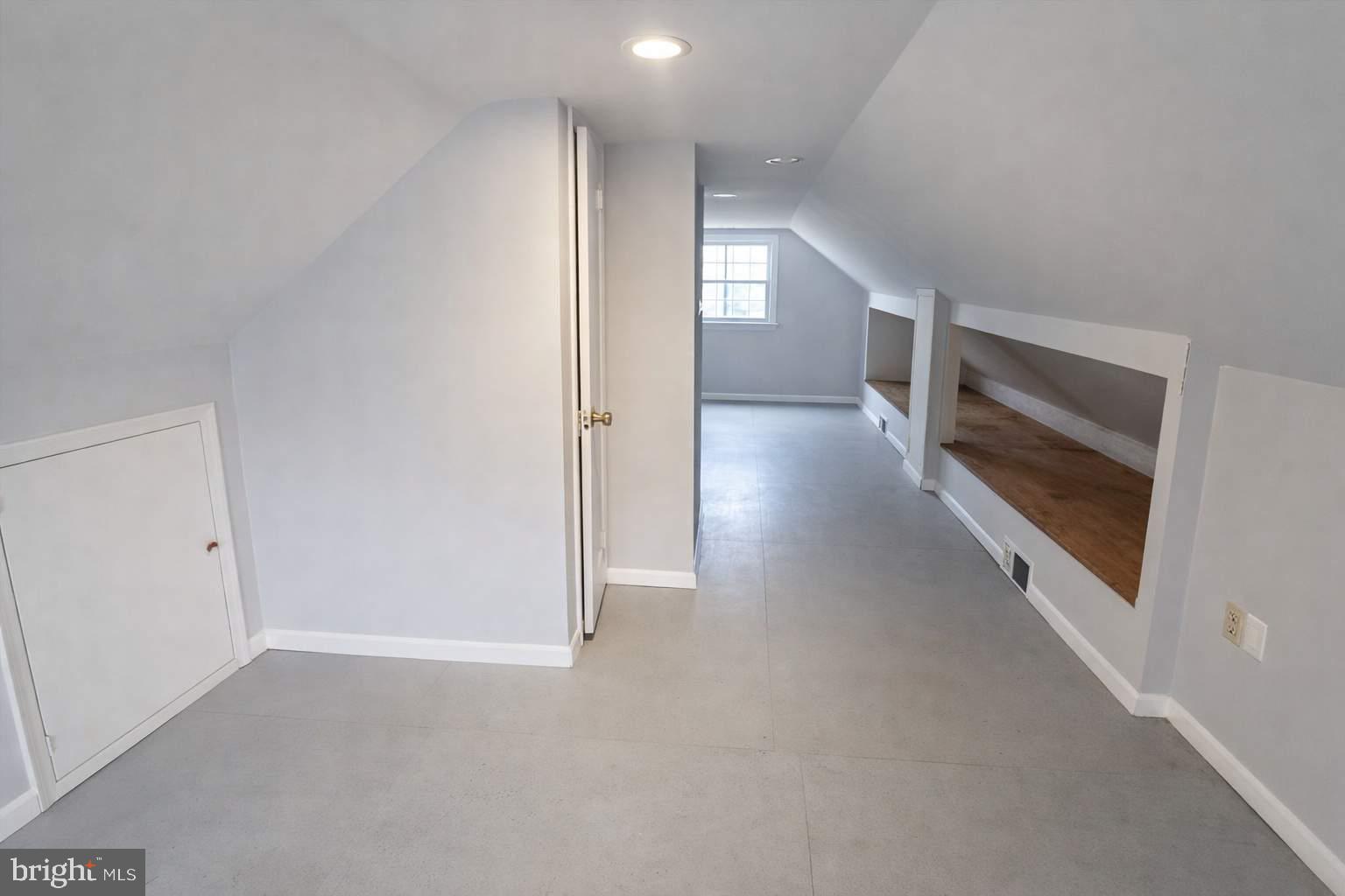 OAK SPRING - Residential Lease