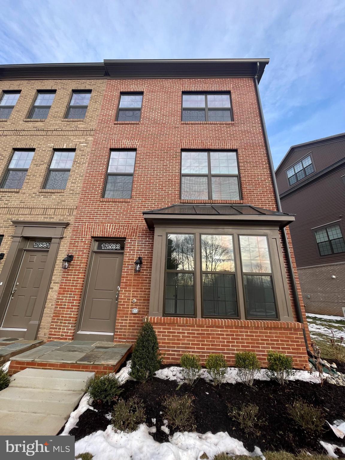ENCLAVE AT FAIR LAKES - Residential