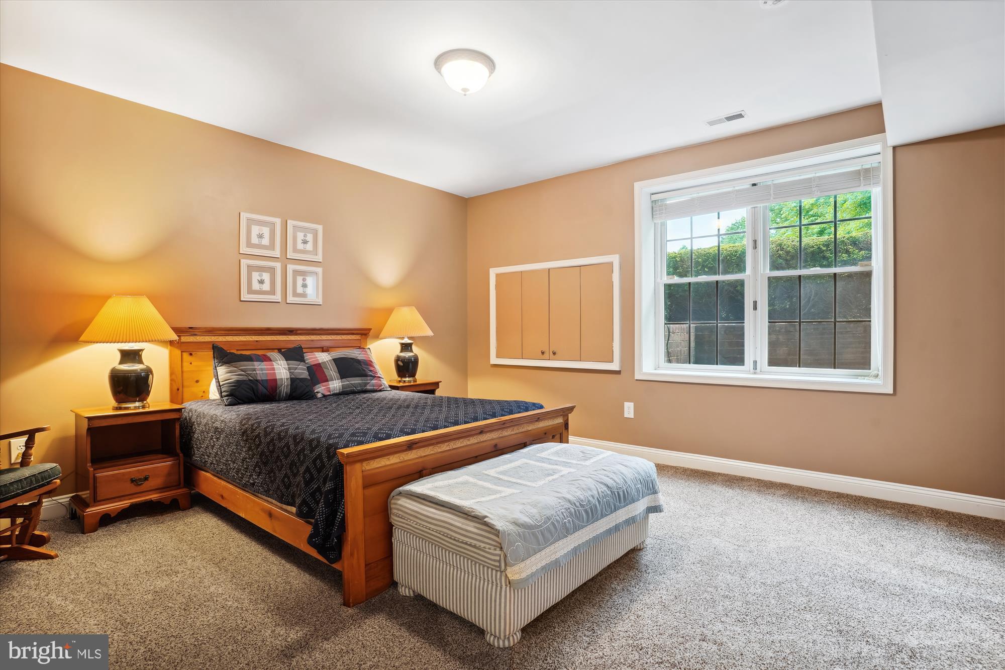 THUNDER OAK - Residential