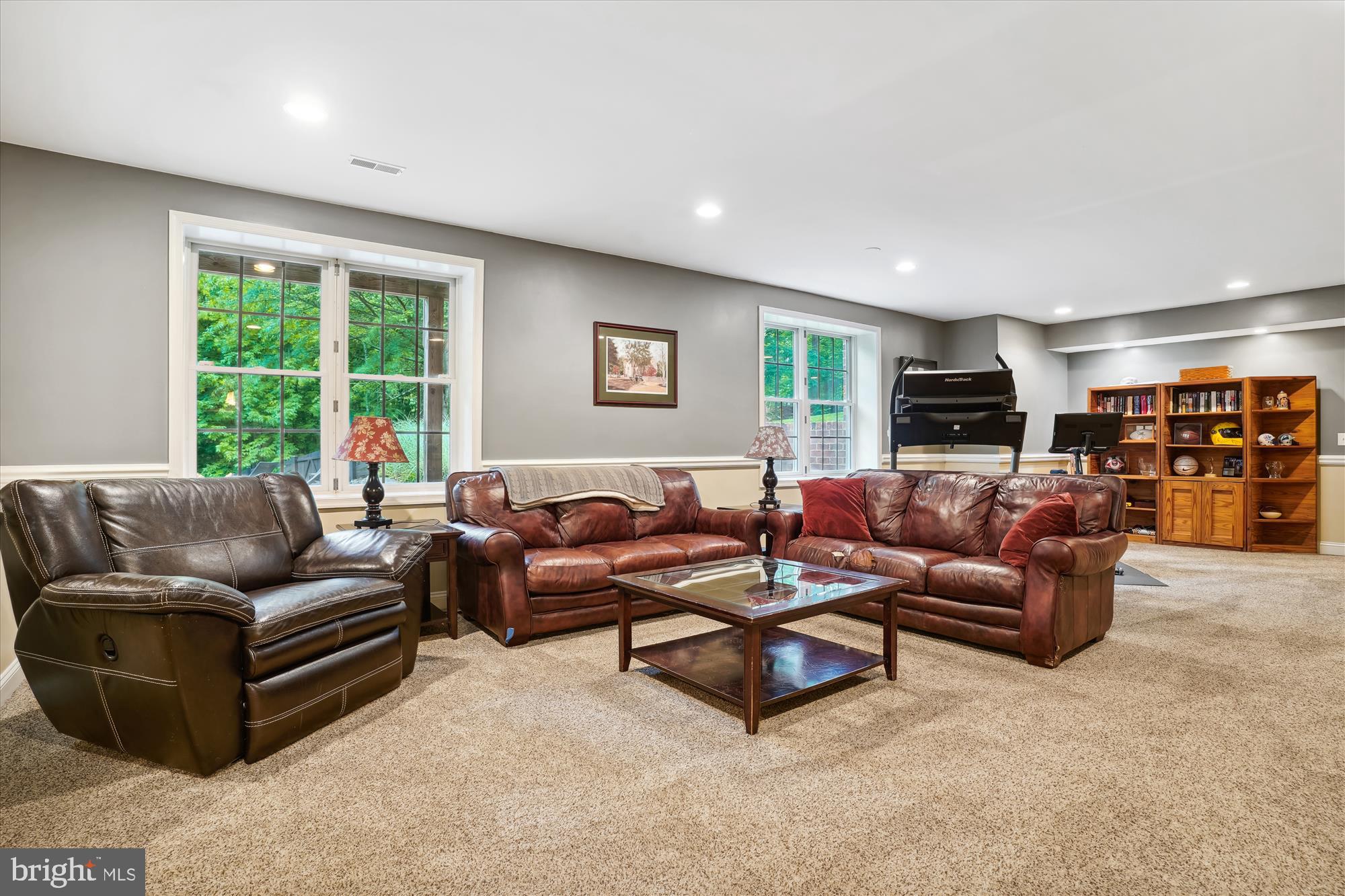THUNDER OAK - Residential