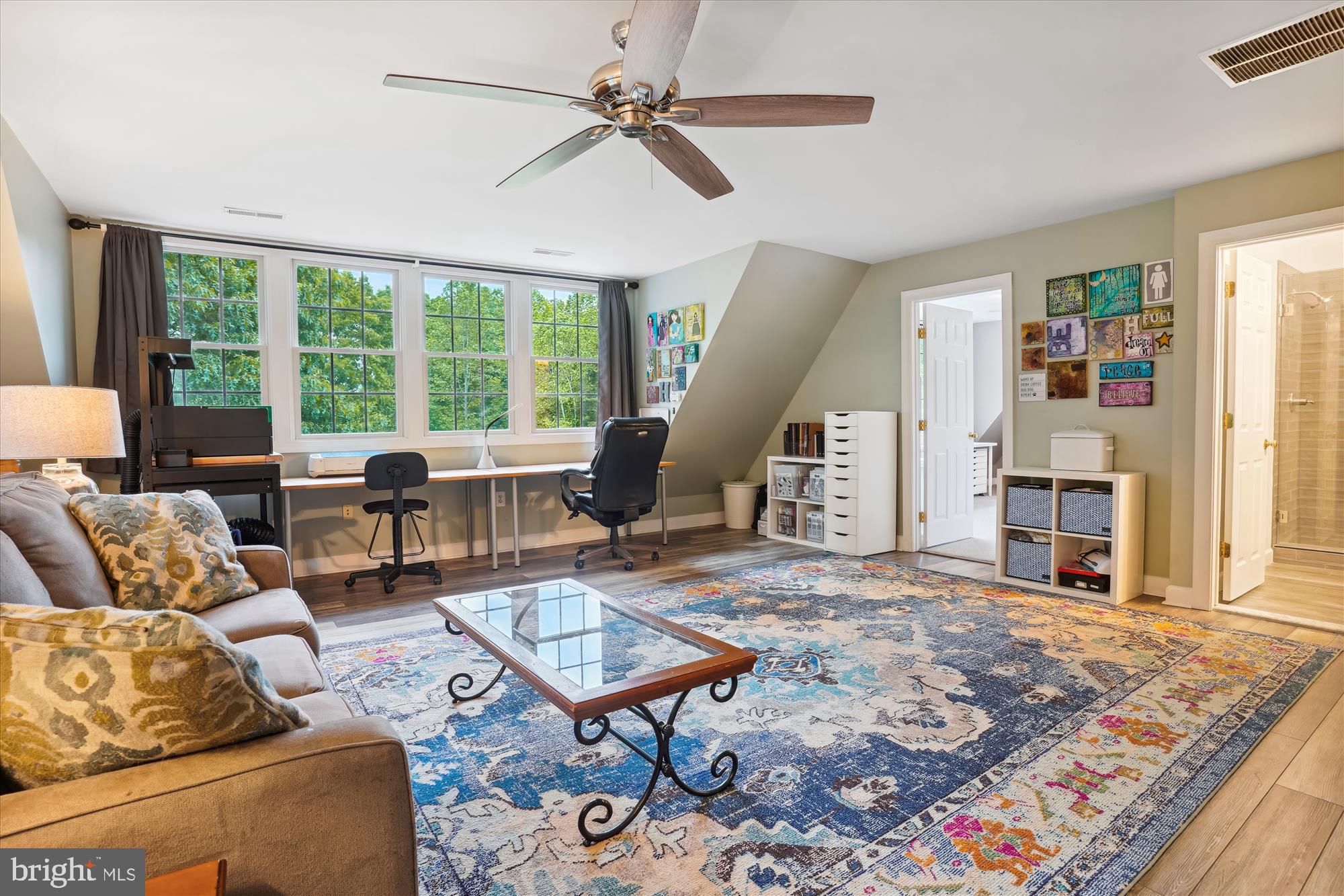 THUNDER OAK - Residential