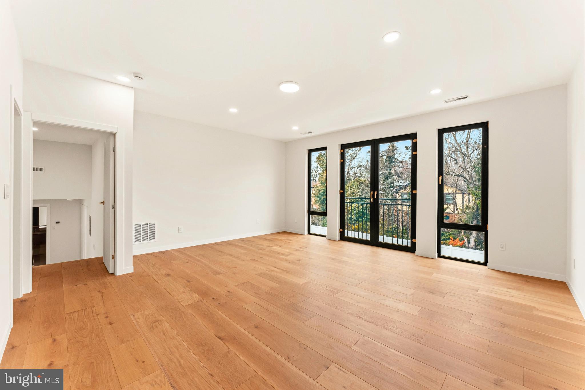JUSTA FARMS - Residential