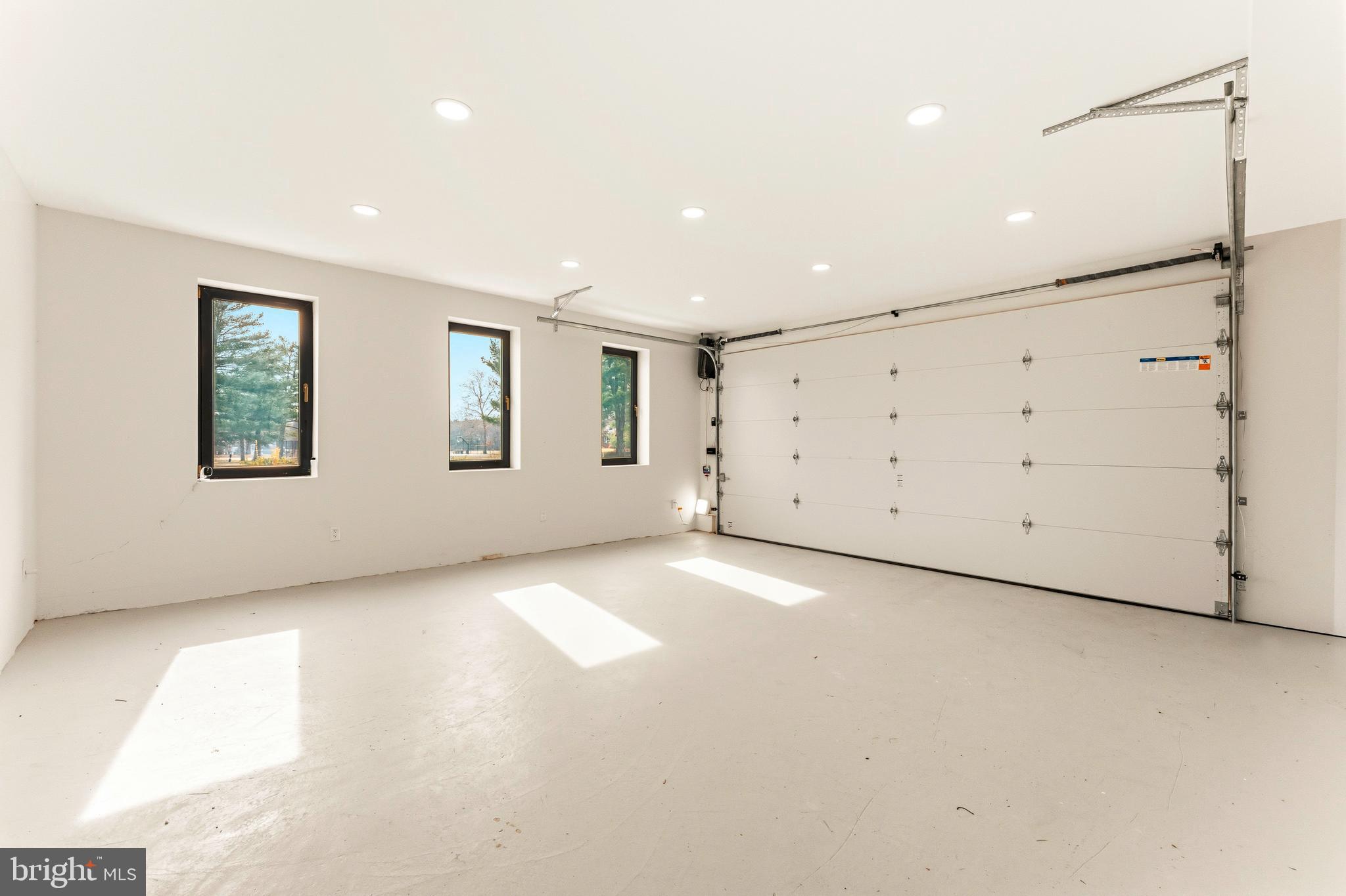 JUSTA FARMS - Residential