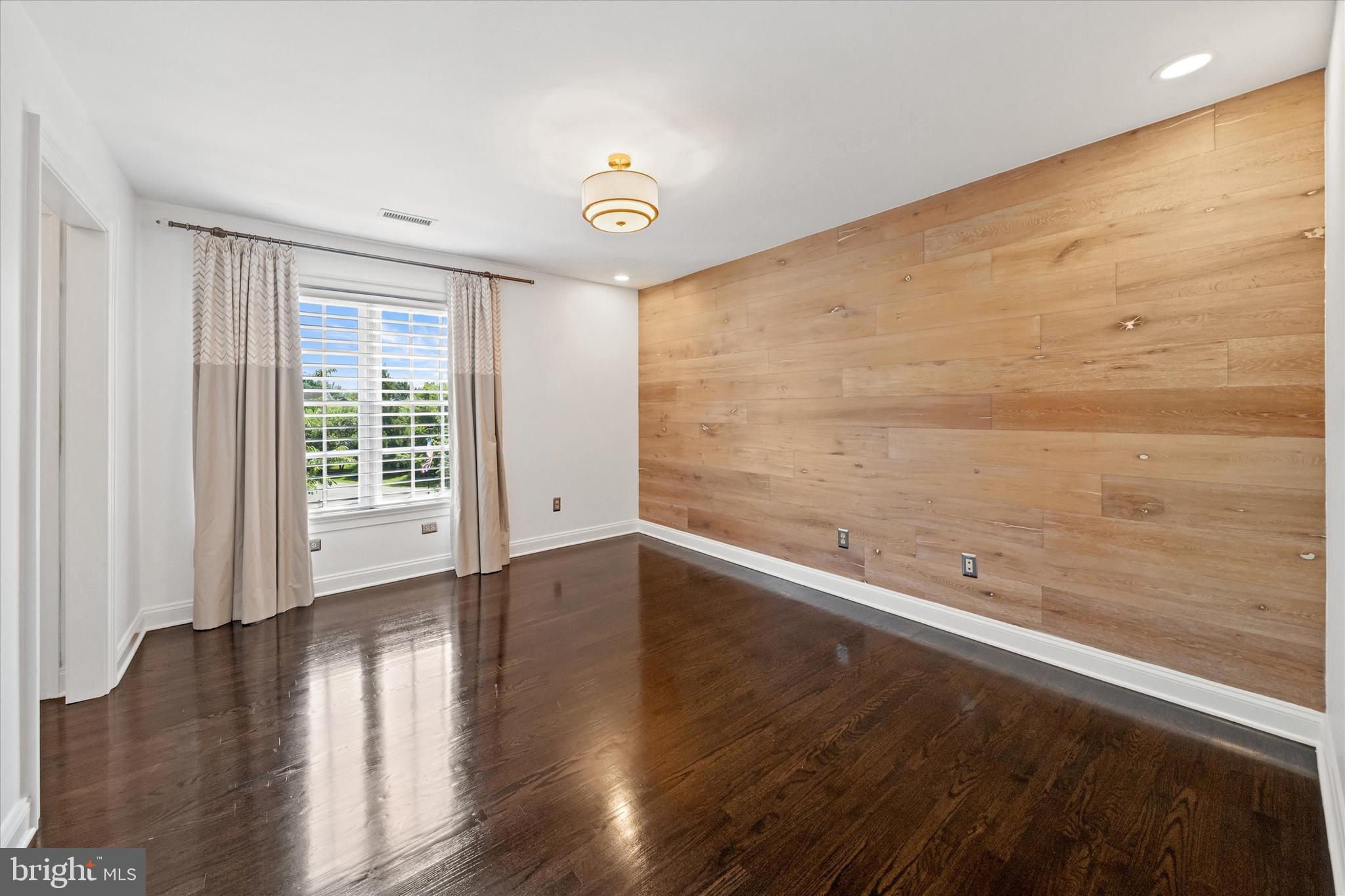 CENTREVILLE RESERV - Residential