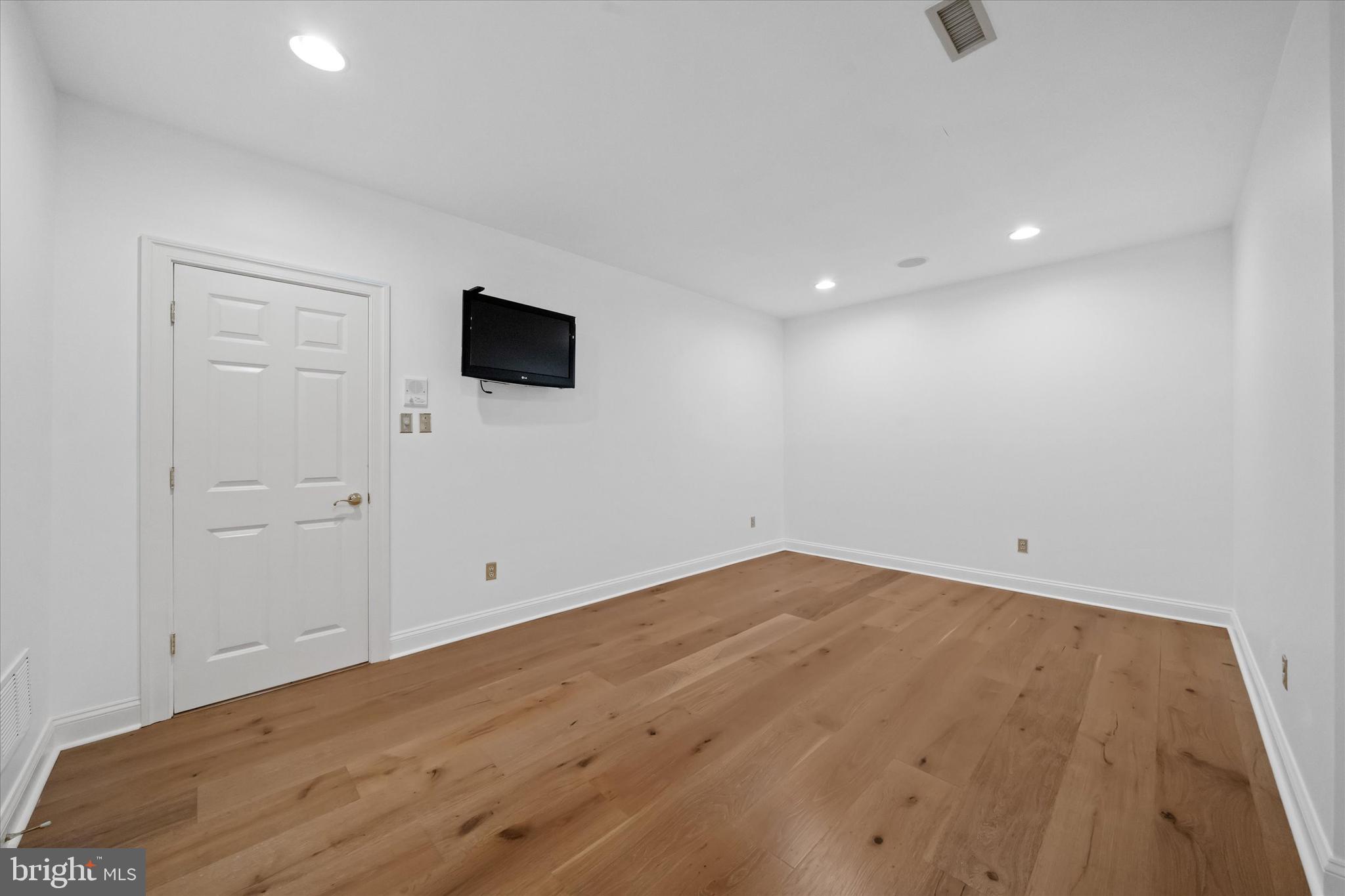 CENTREVILLE RESERV - Residential