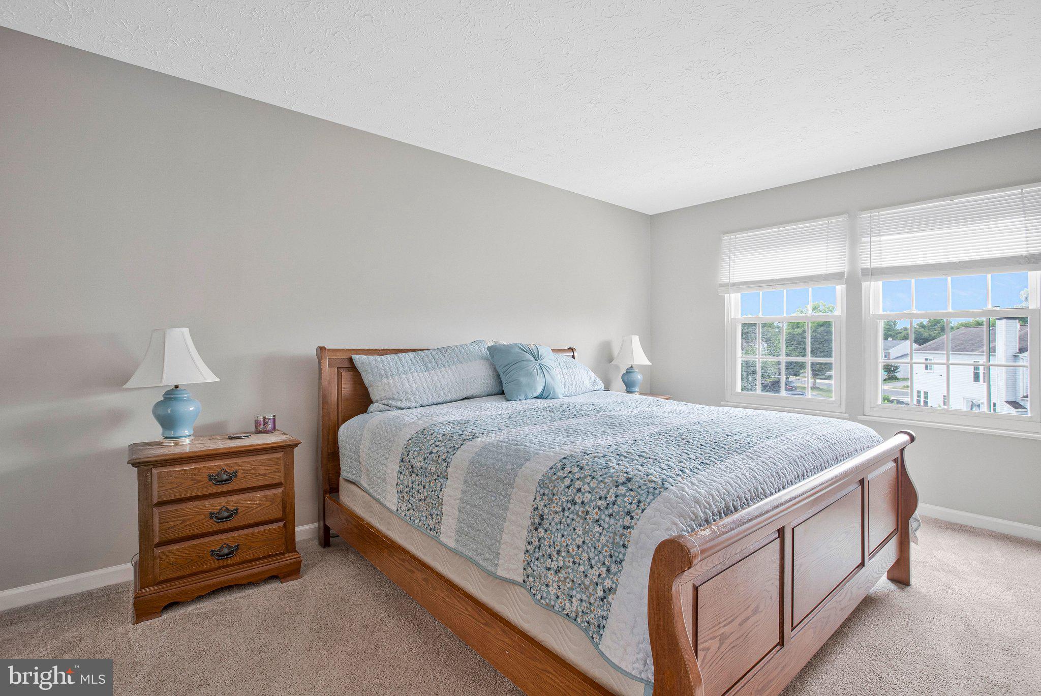 SEVEN OAKS - Residential