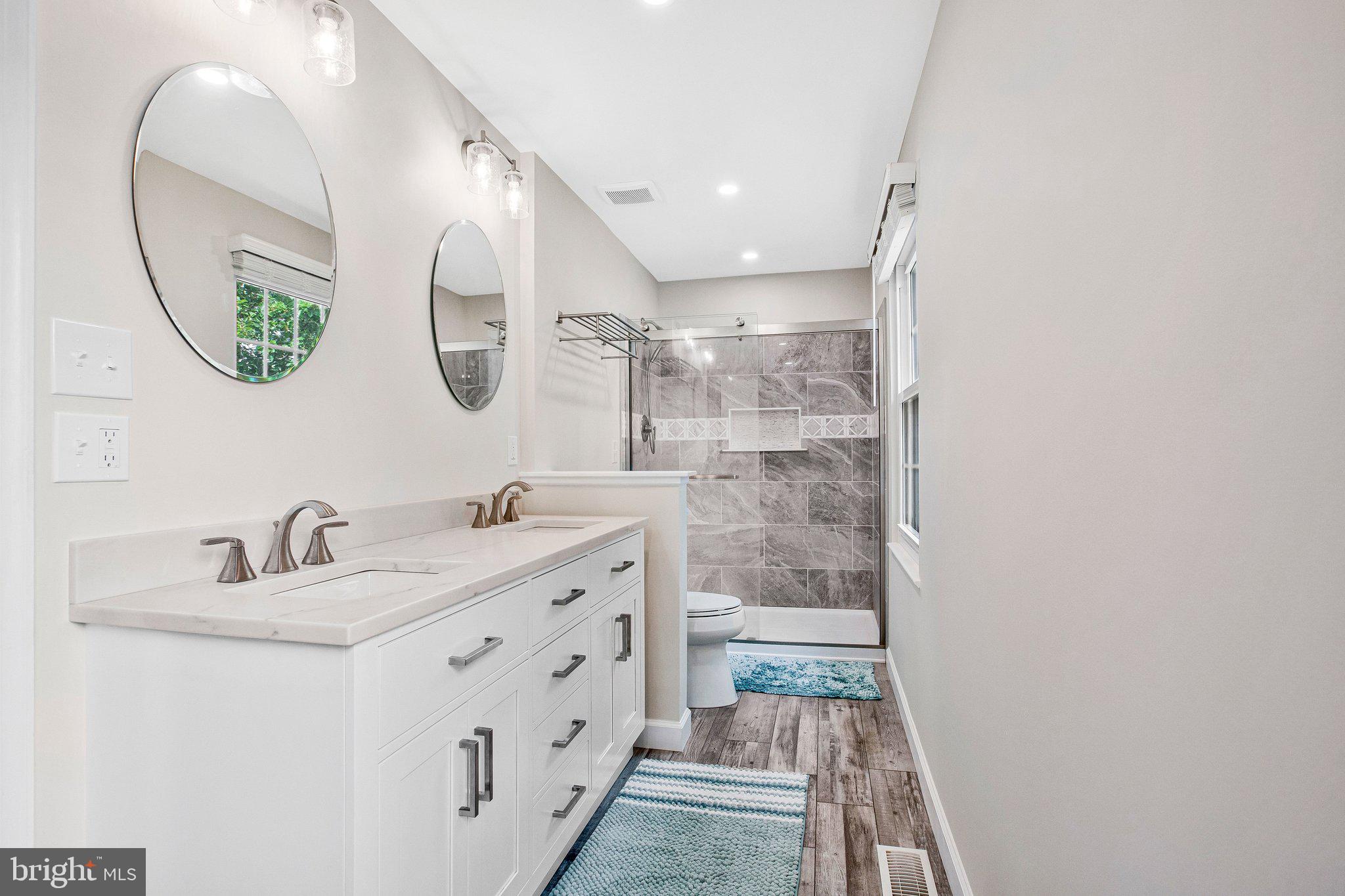 SEVEN OAKS - Residential