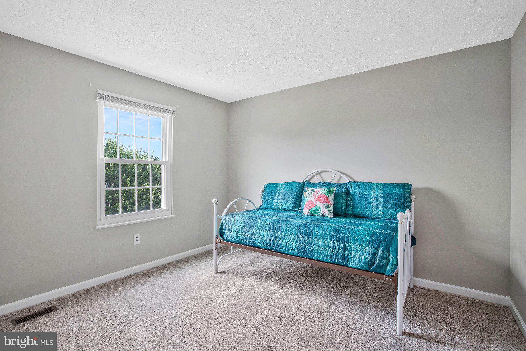 SEVEN OAKS - Residential