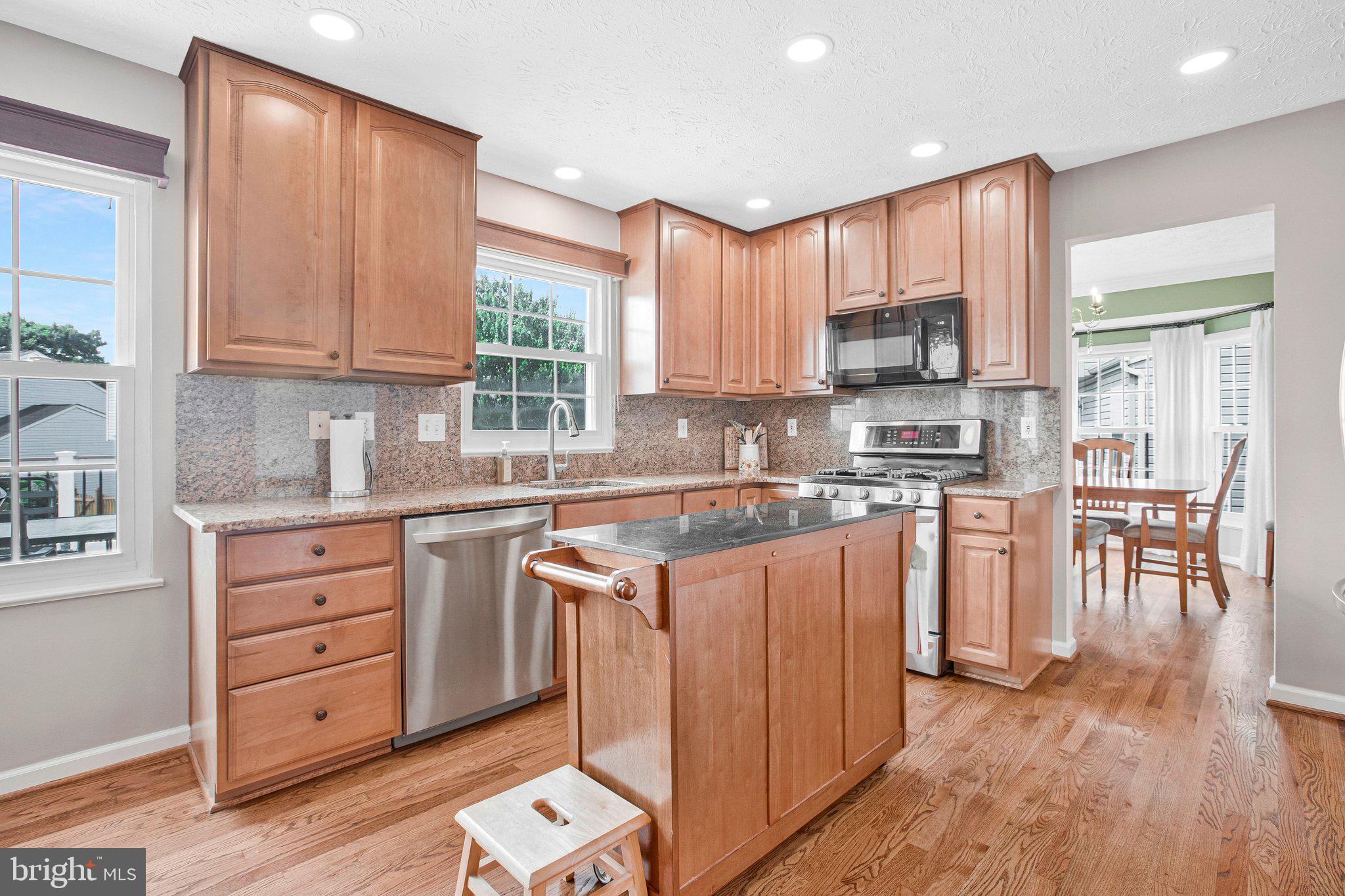 SEVEN OAKS - Residential